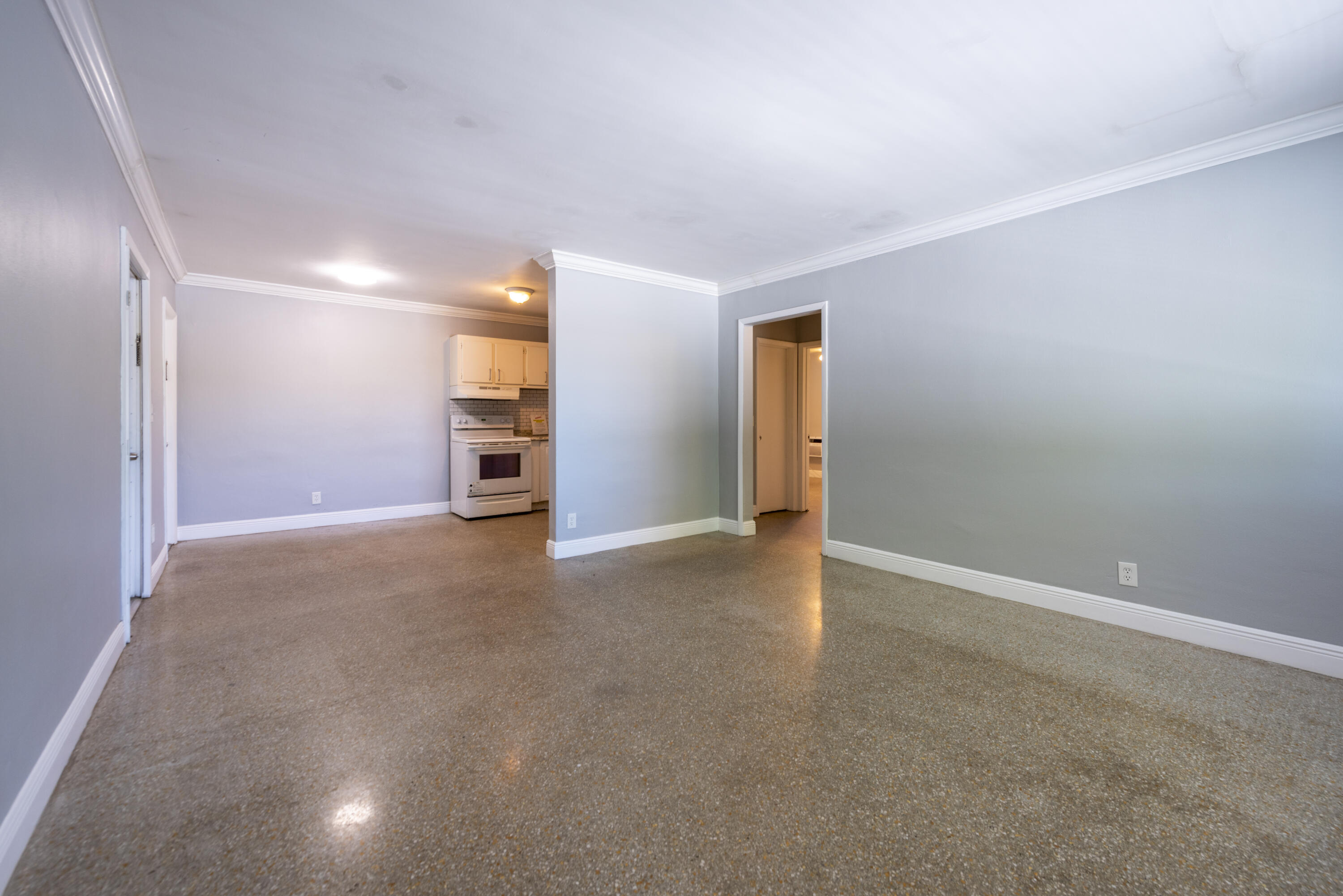 806 Ne 16th Place 1-8 Property Photo 6