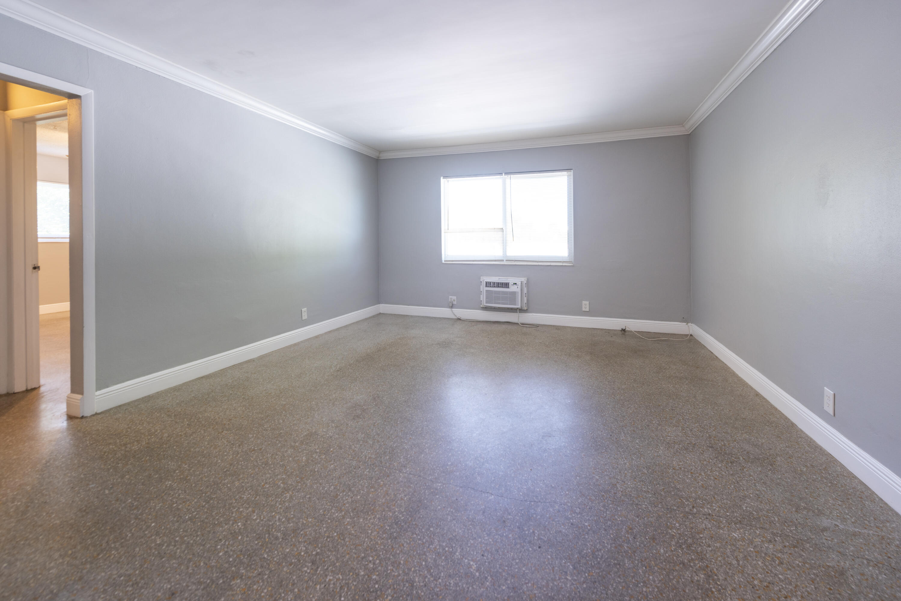 806 Ne 16th Place 1-8 Property Photo 8