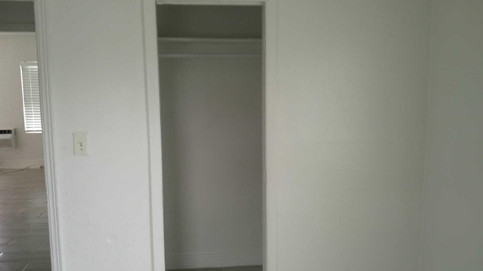 900 W 9th Street Property Photo 9