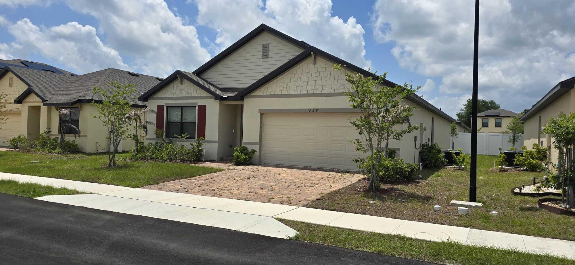 528 Seafoam Circle Property Photo 2