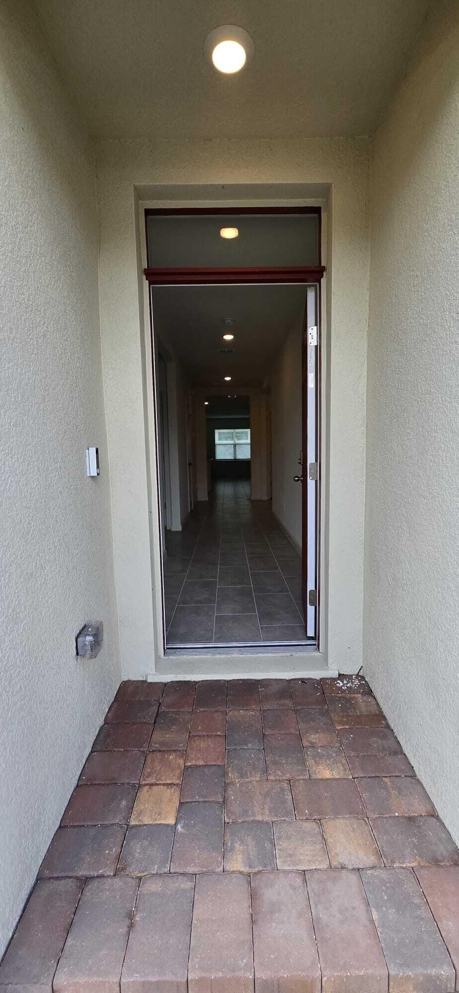 528 Seafoam Circle Property Photo 5