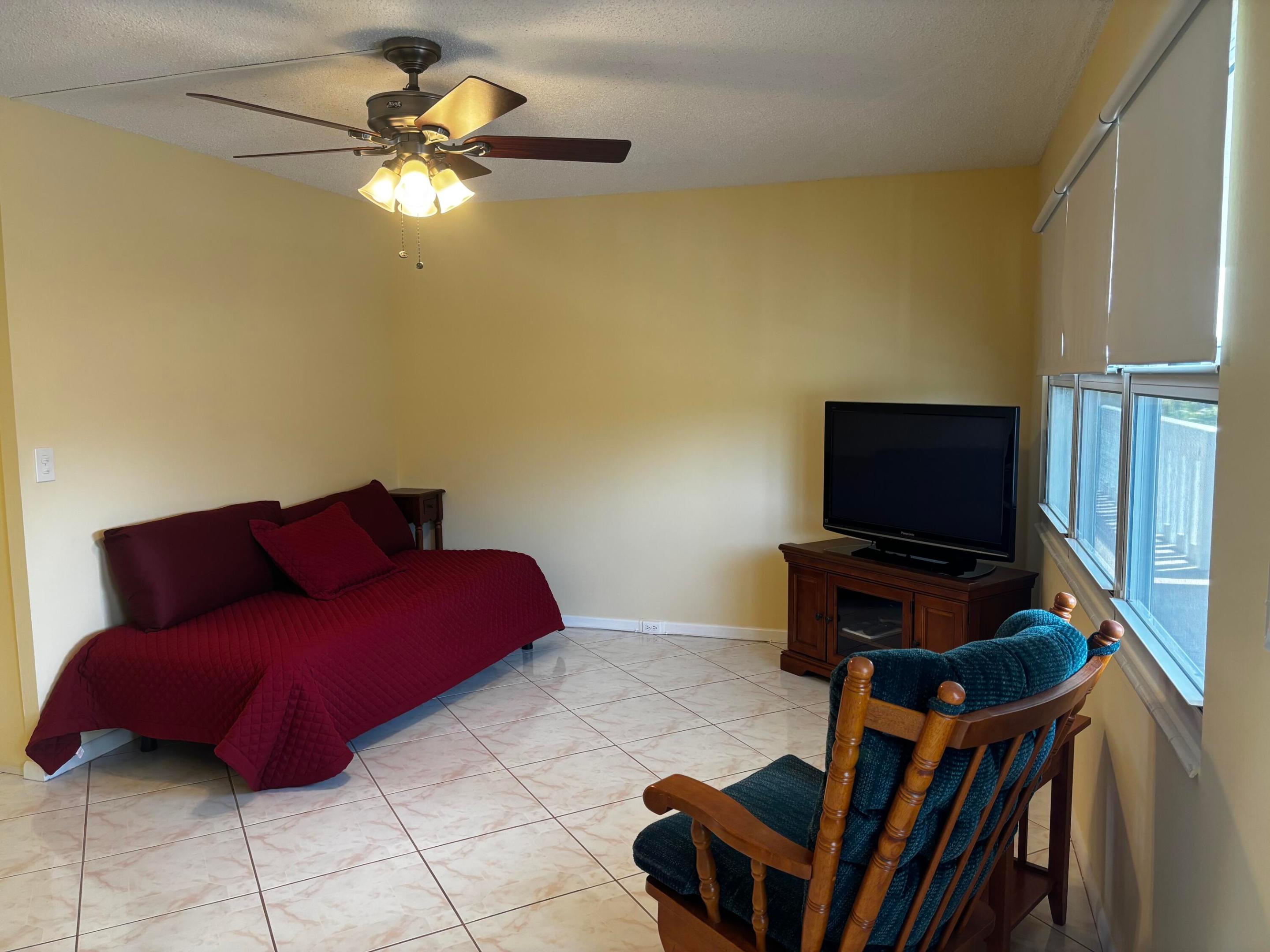 309 Grantham A Property Photo 4