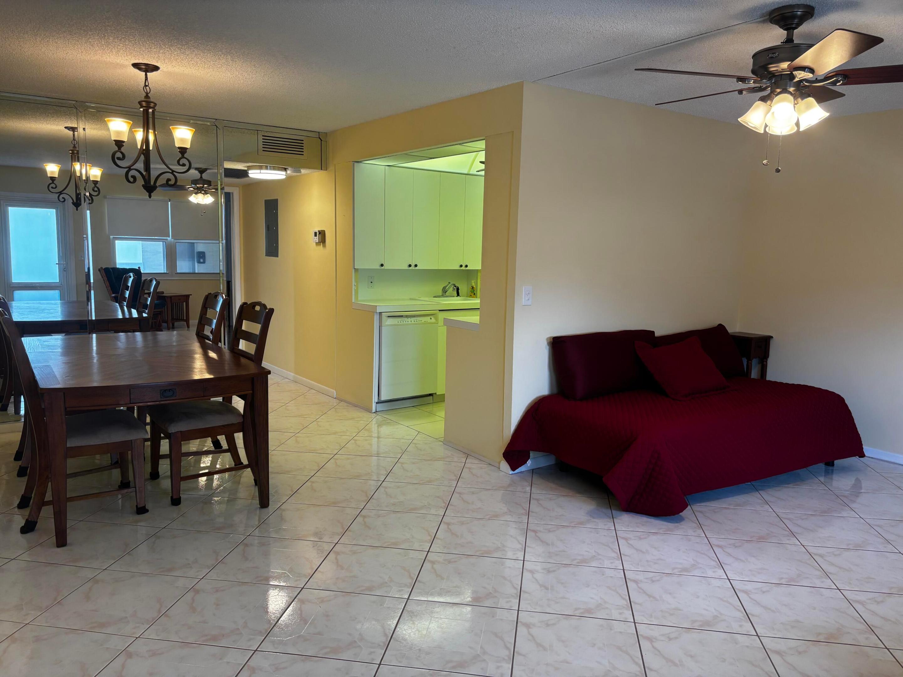 309 Grantham A Property Photo 5