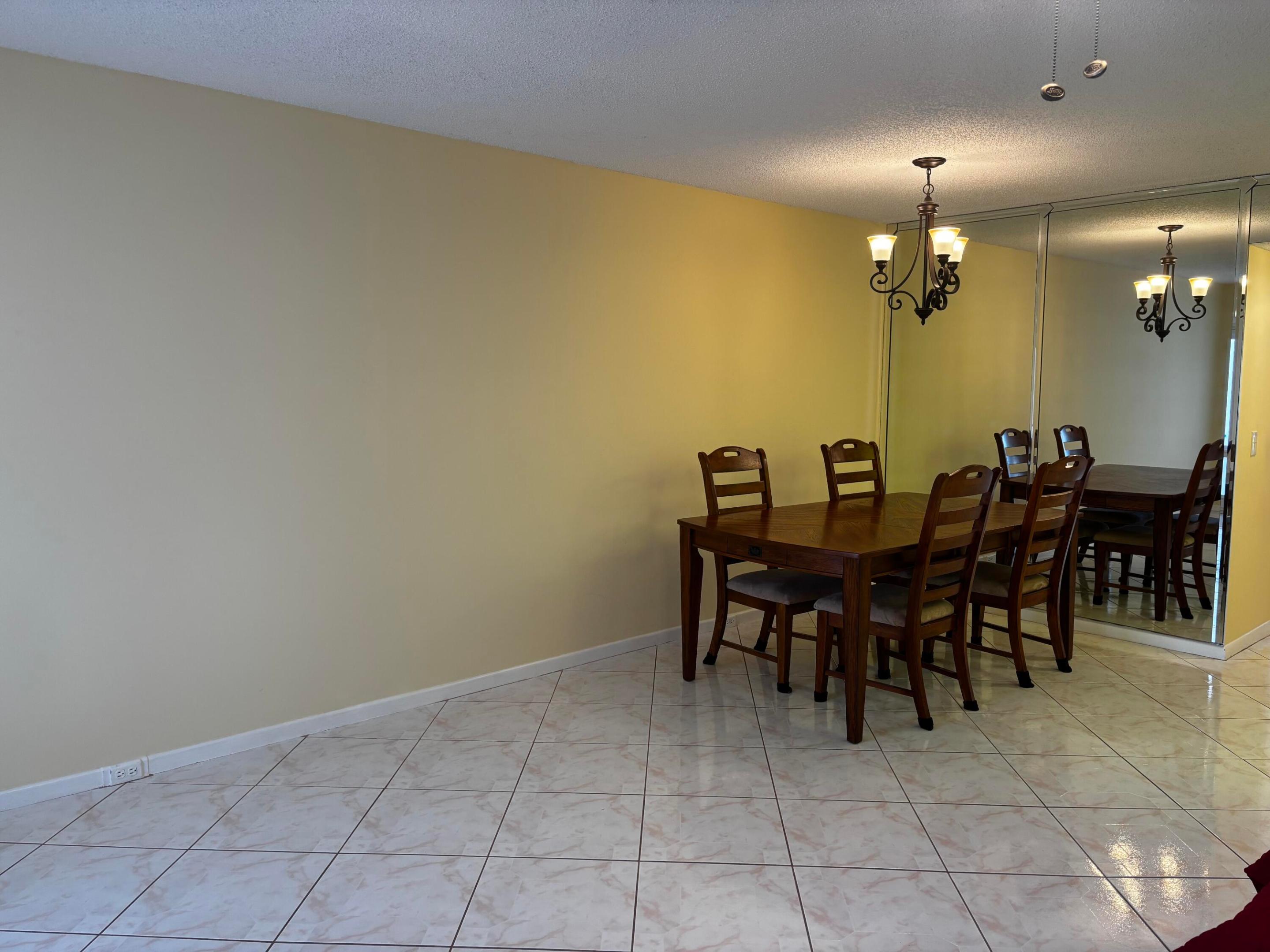 309 Grantham A Property Photo 6