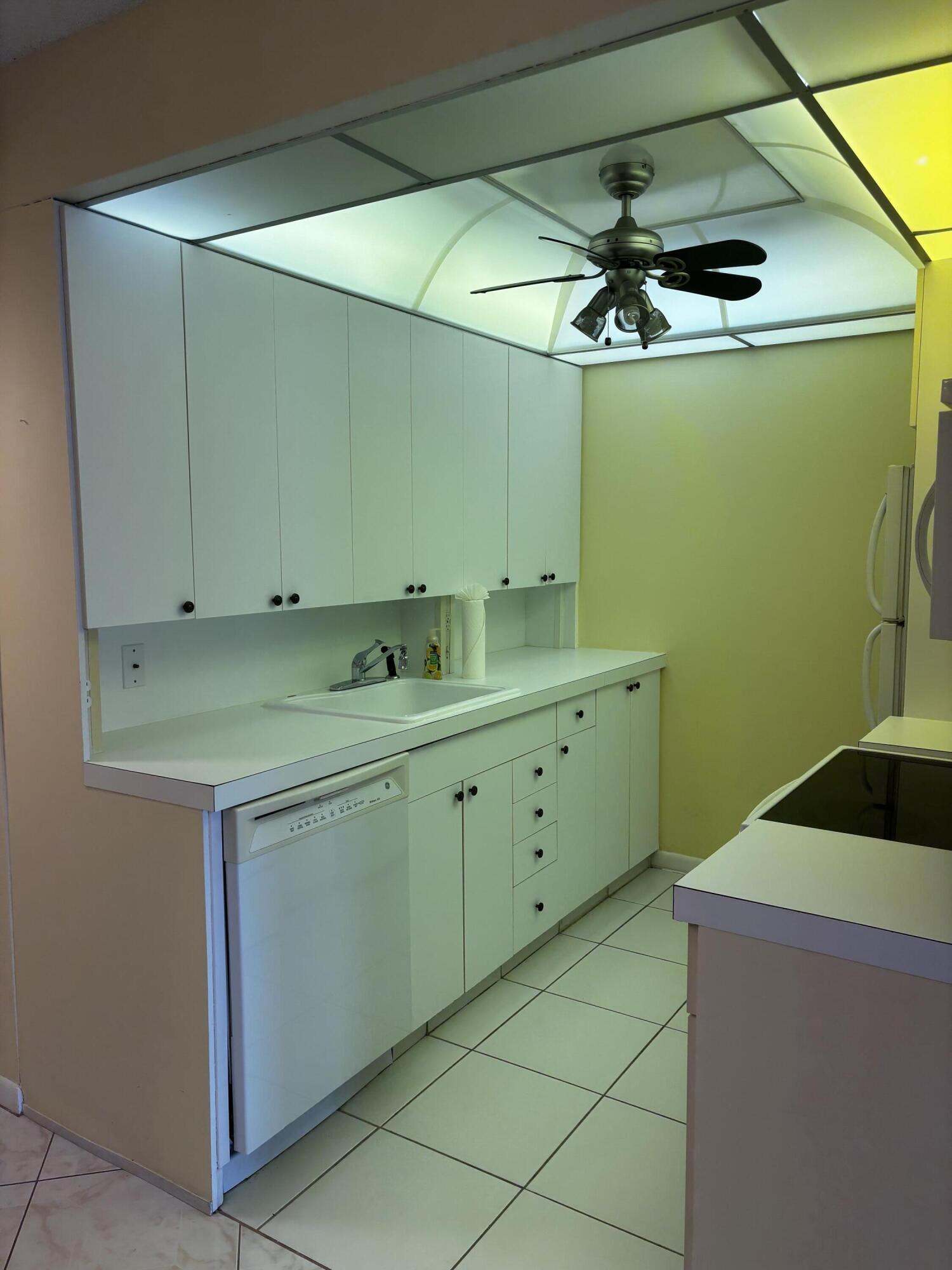 309 Grantham A Property Photo 8