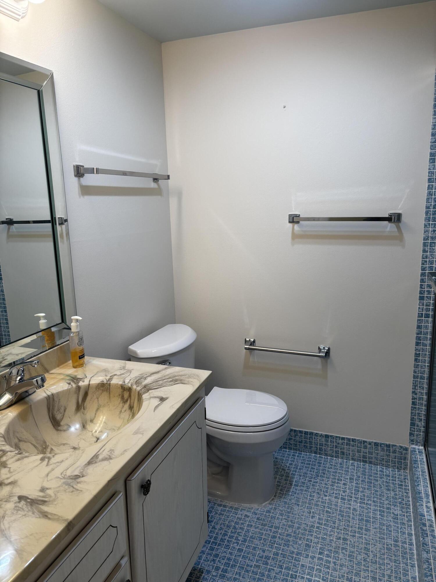309 Grantham A Property Photo 10