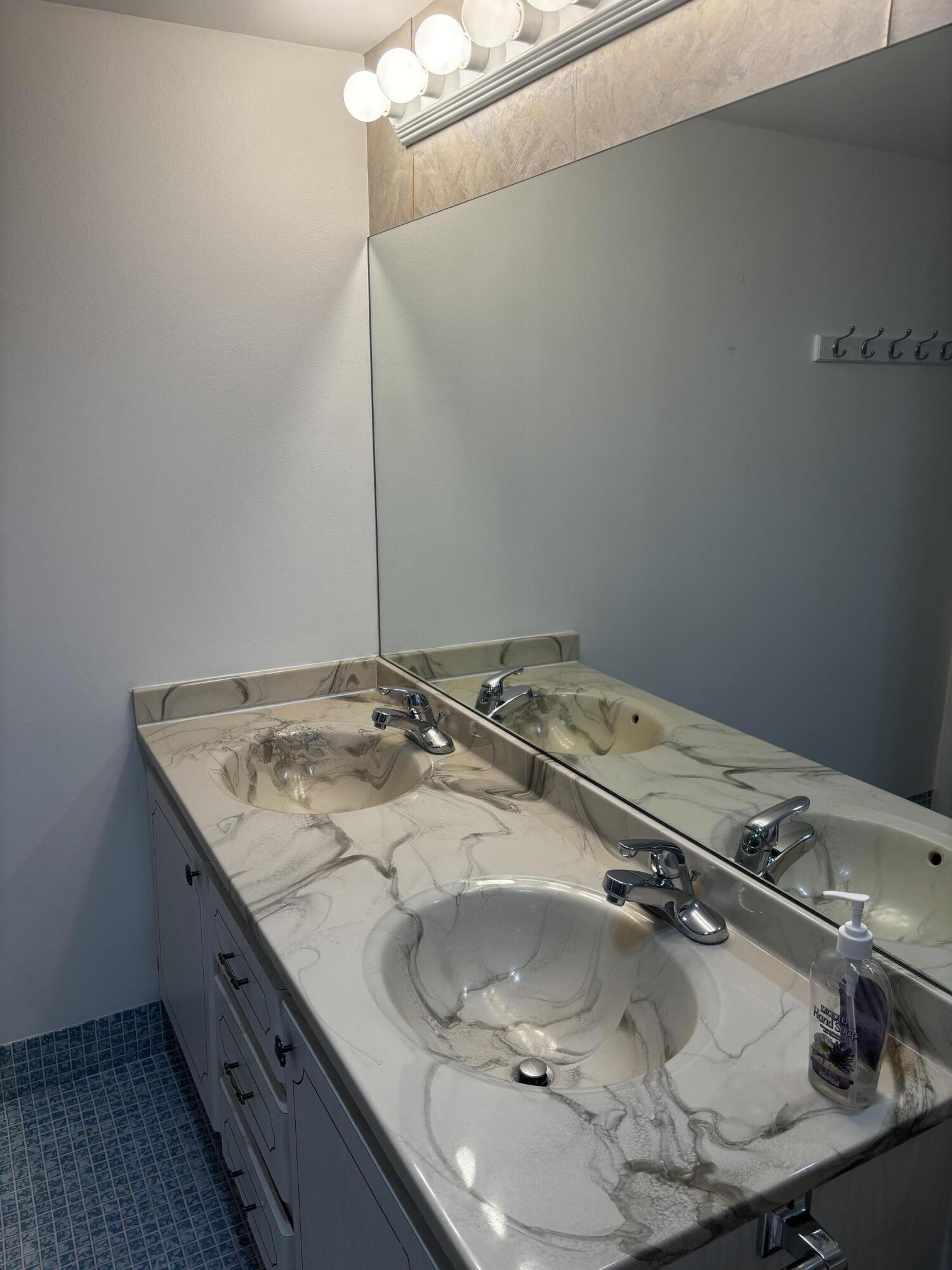 309 Grantham A Property Photo 16