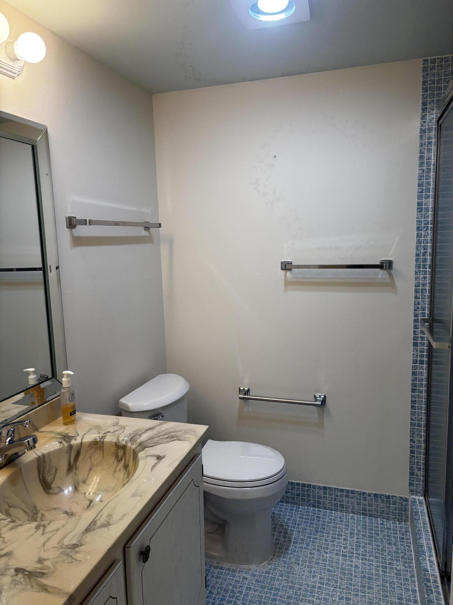 309 Grantham A Property Photo 18