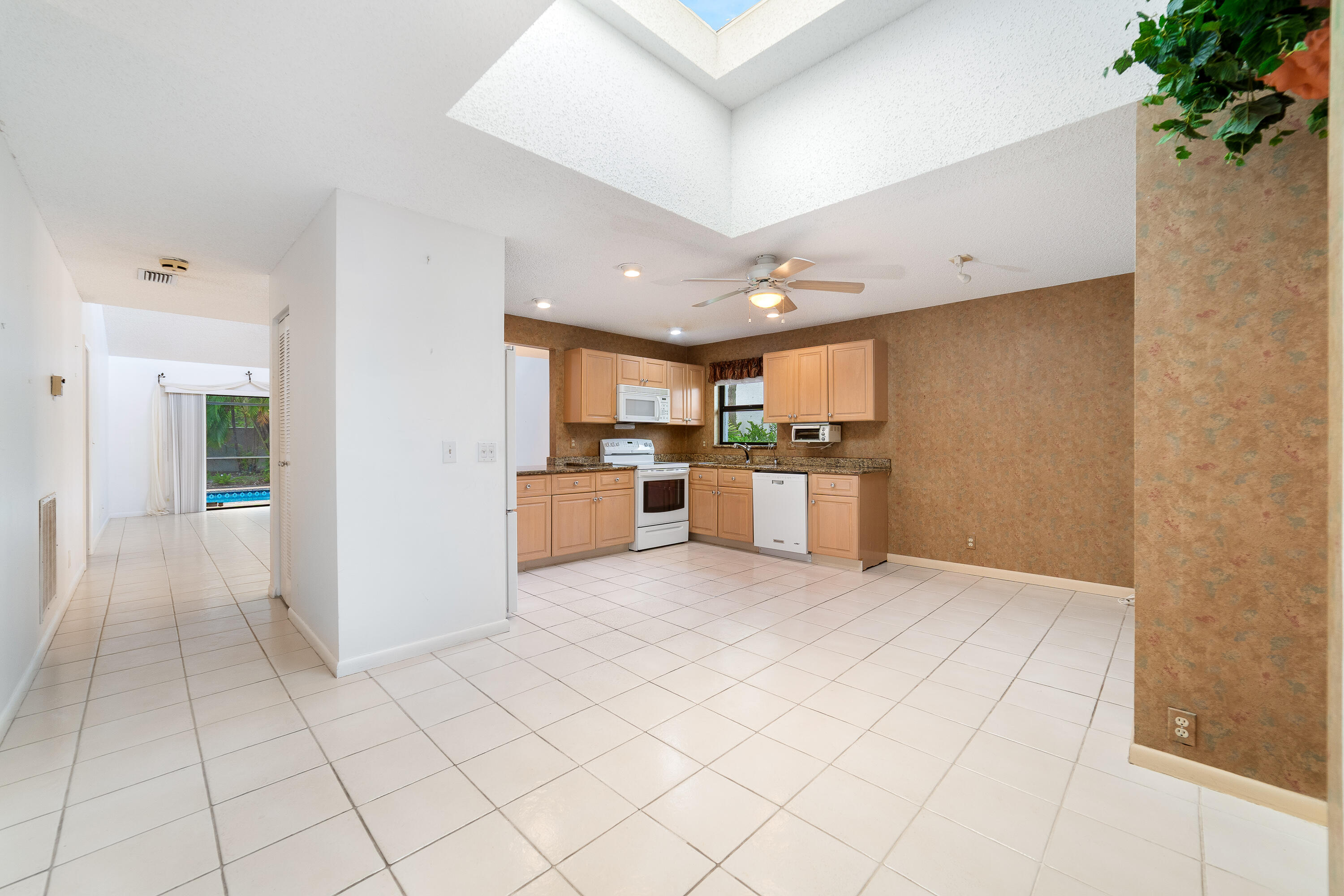 302 Deer Creek Wildwood Lane E Property Photo 6