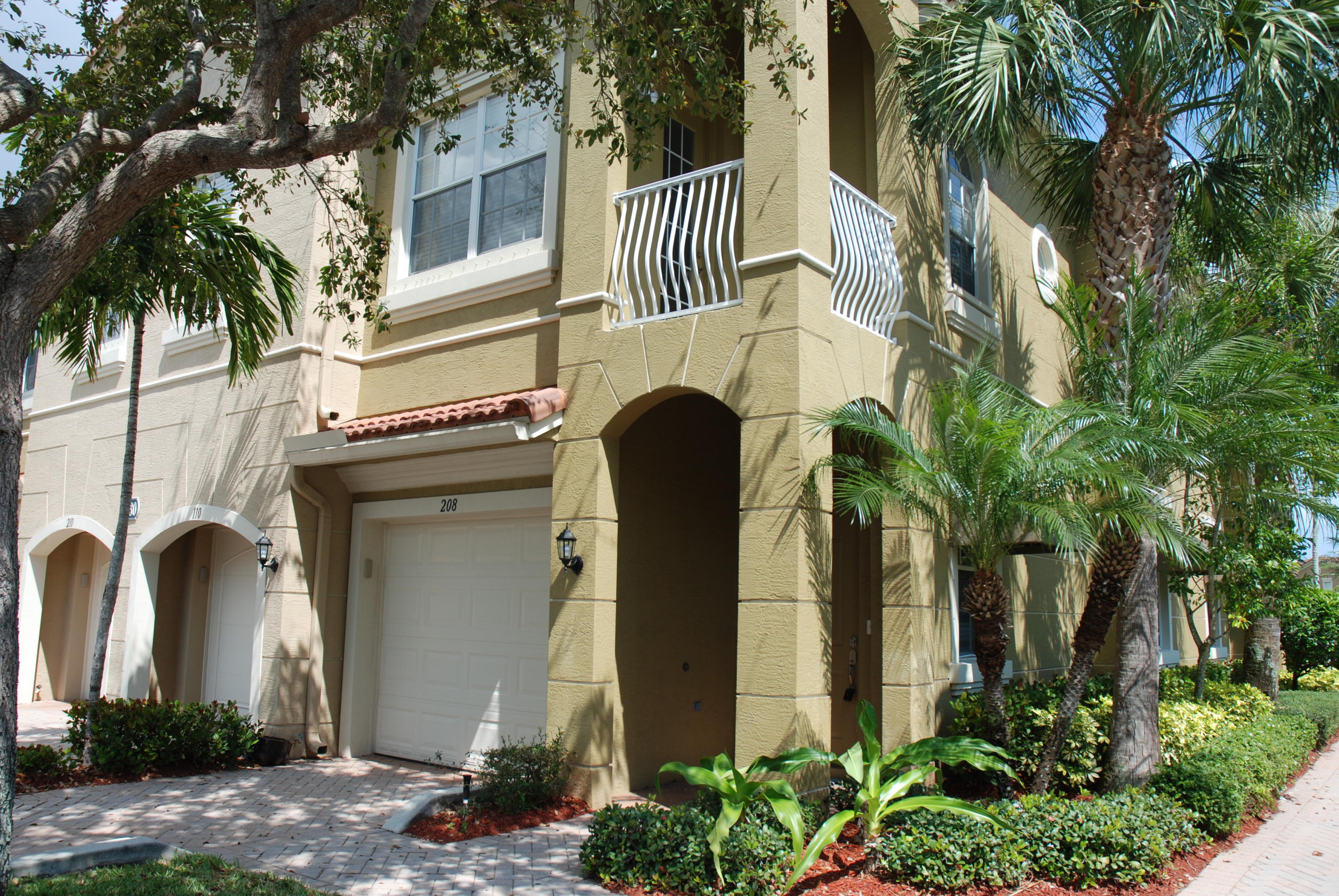 4930 Bonsai Circle 208 Property Photo 5