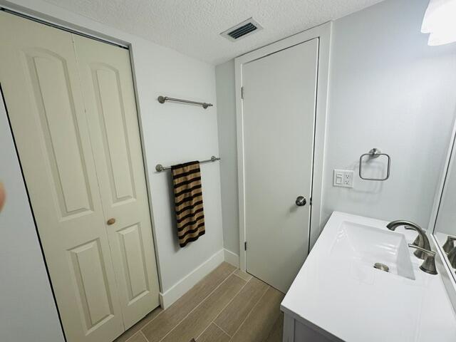 2601 Ne 3rd Court 105 Property Photo 8