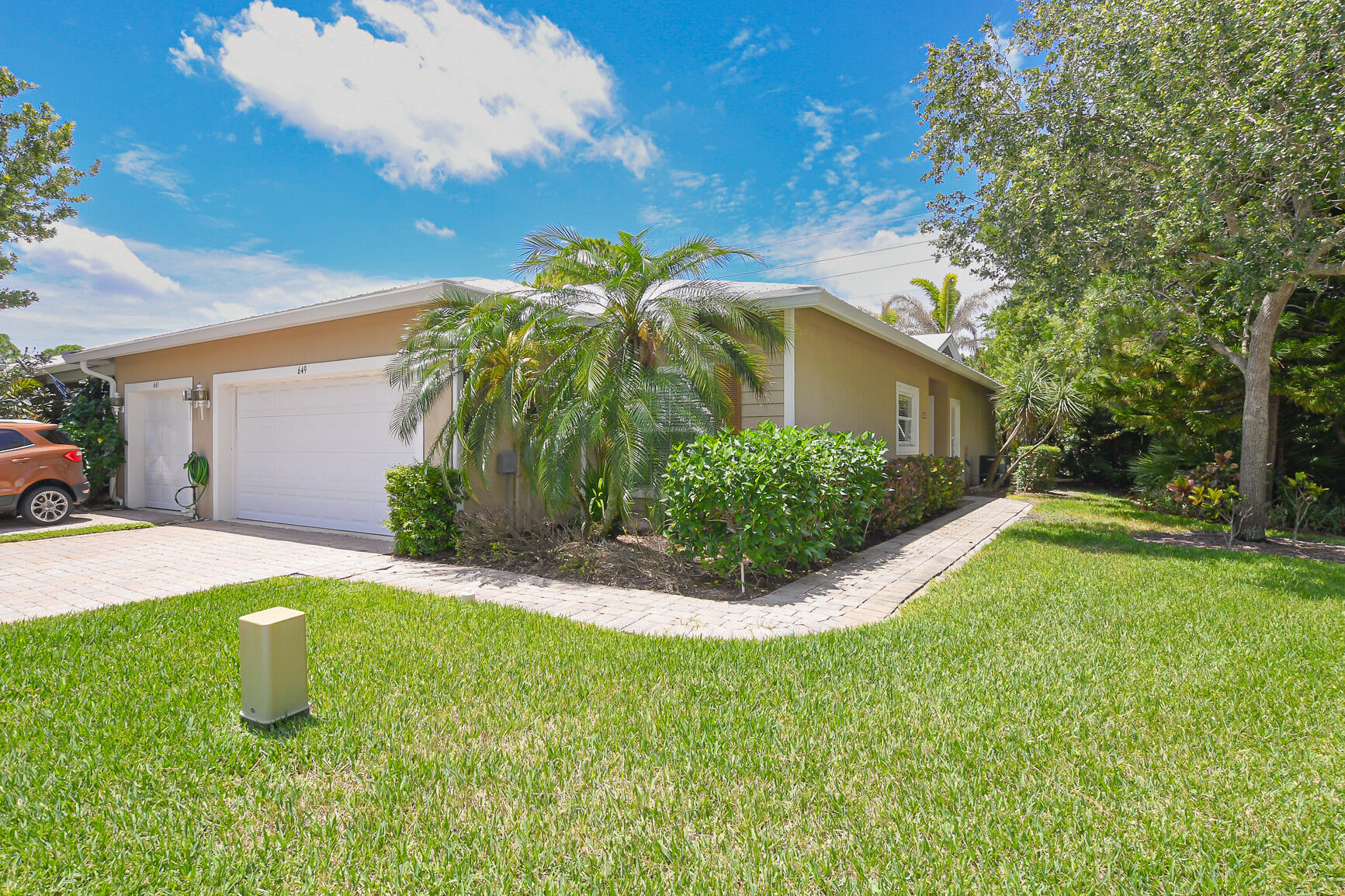 649 Ne Bent Paddle Lane Property Photo 1