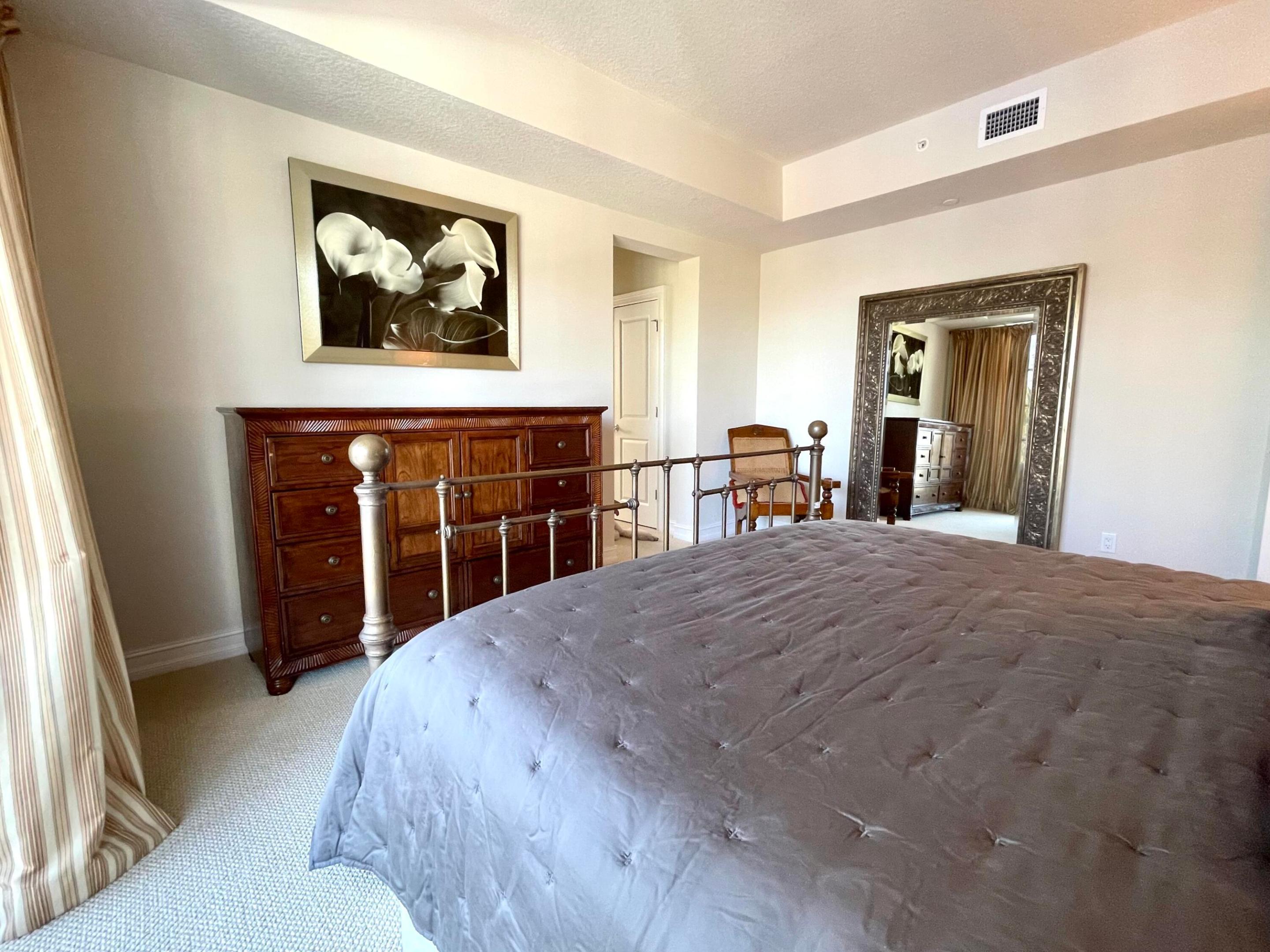 431 Bay Colony Drive N Property Photo 18