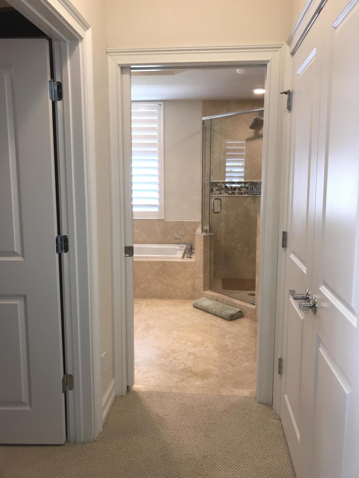 431 Bay Colony Drive N Property Photo 25