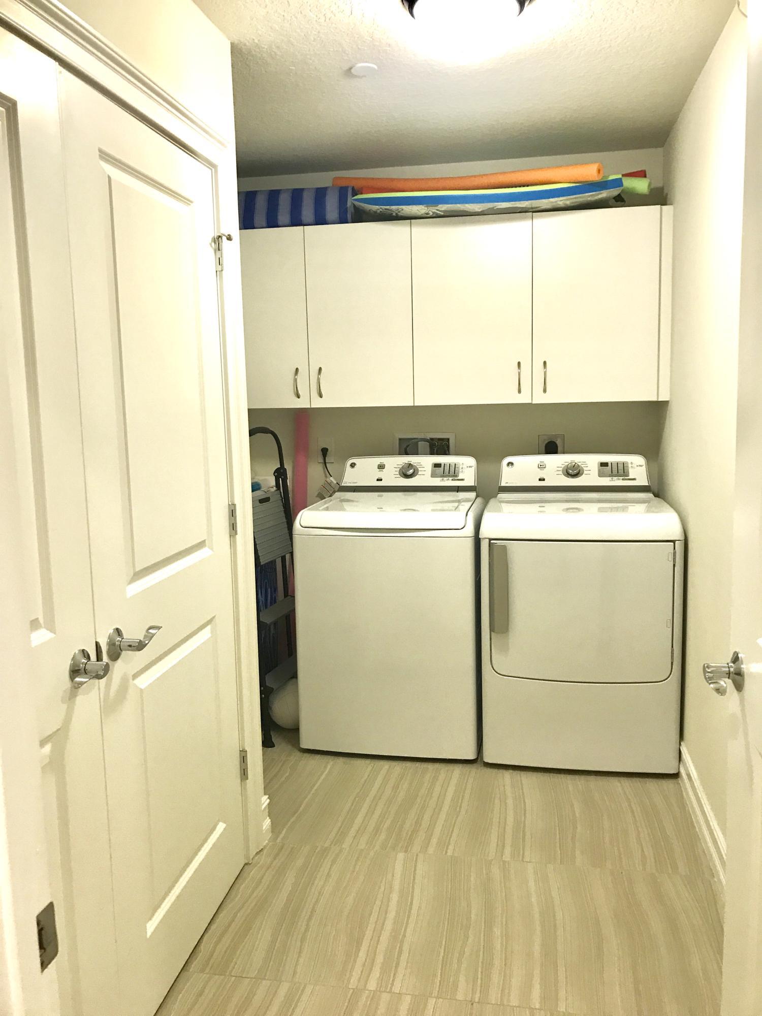 431 Bay Colony Drive N Property Photo 32