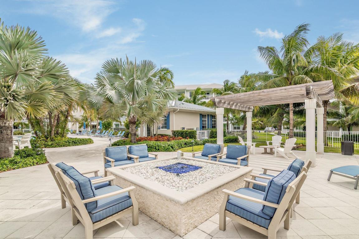 431 Bay Colony Drive N Property Photo 35