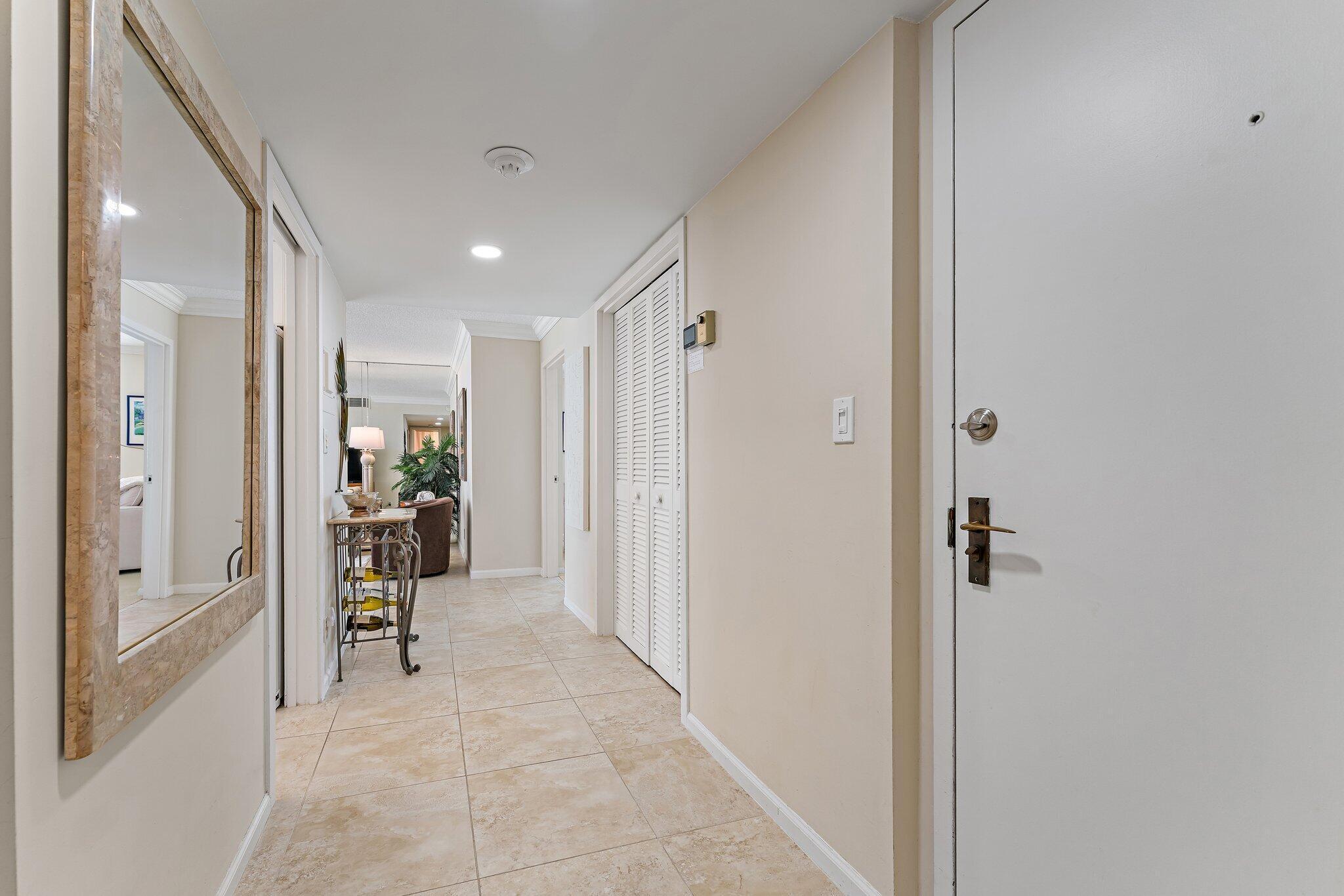 5480 N Ocean Drive B6b Property Photo 3