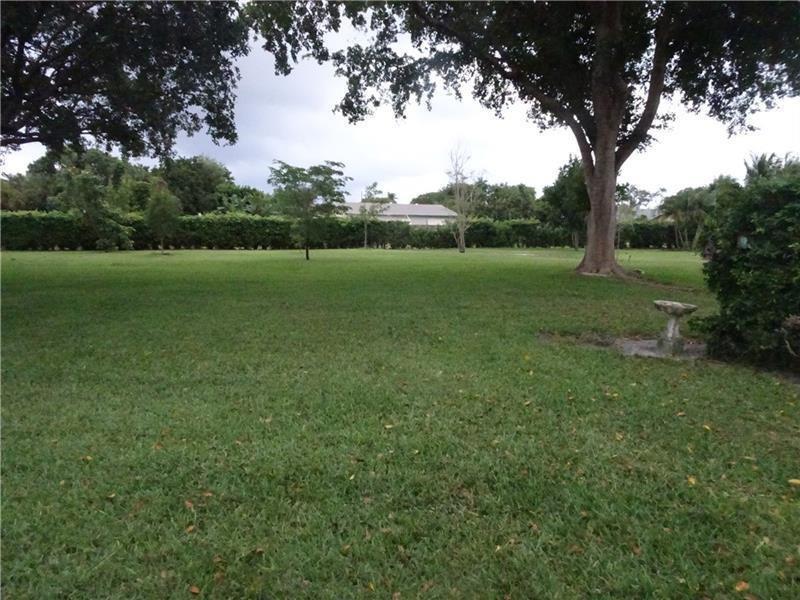 96 Del Rio Boulevard Property Photo 9