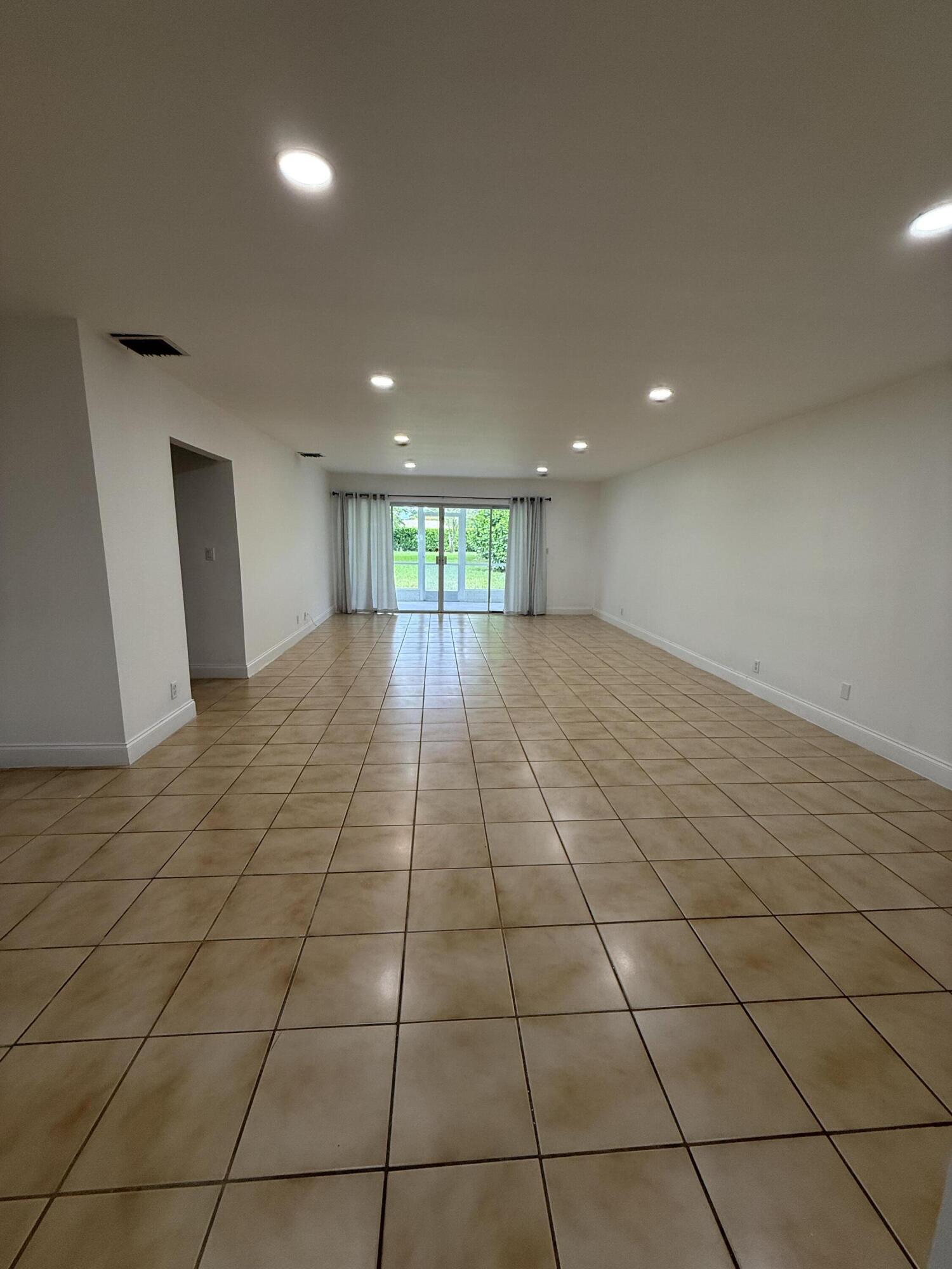 96 Del Rio Boulevard Property Photo 11