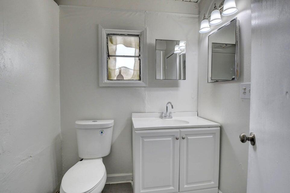 415 N H Street Property Photo 19