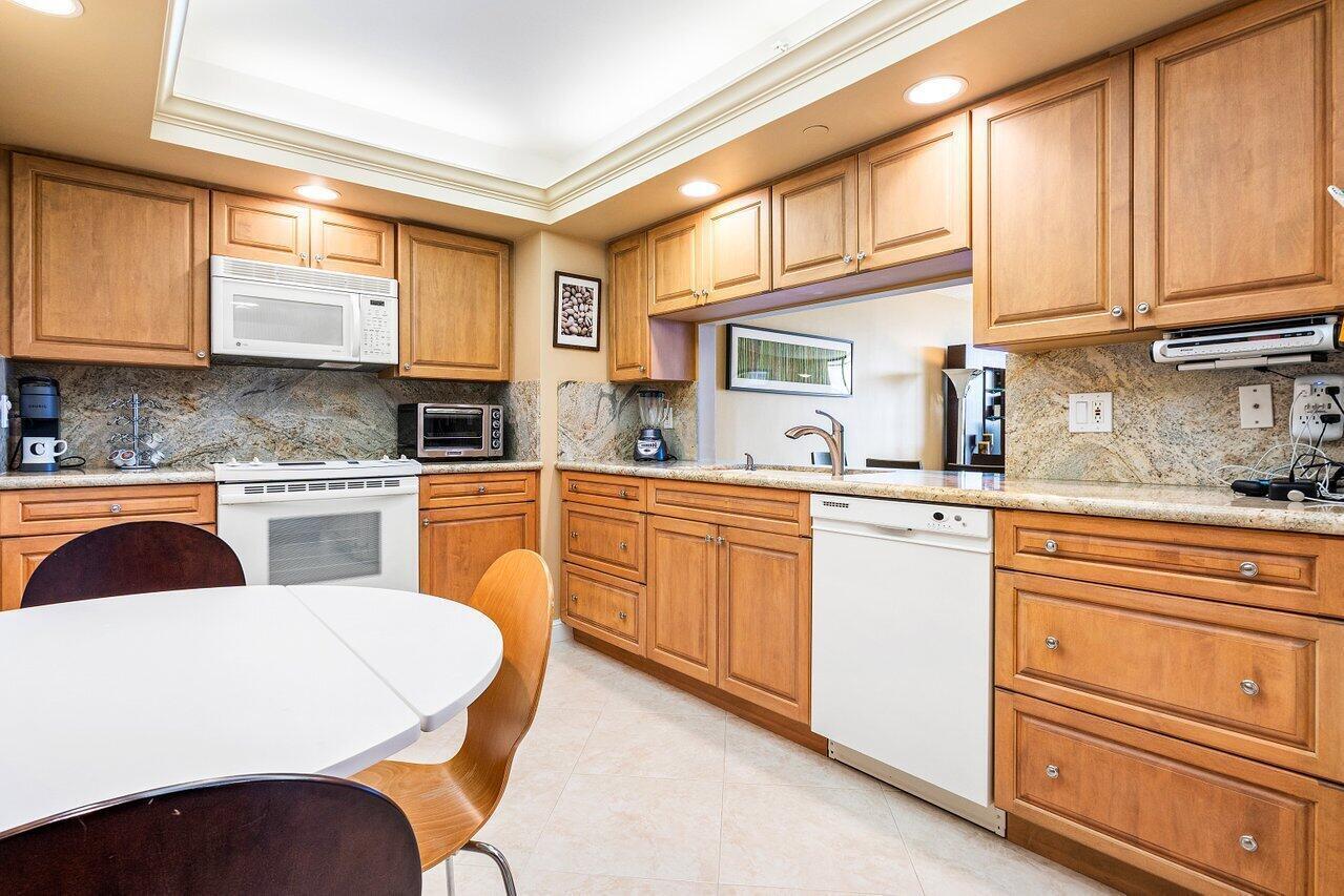 4740 S Ocean Boulevard 1515 Property Photo 11