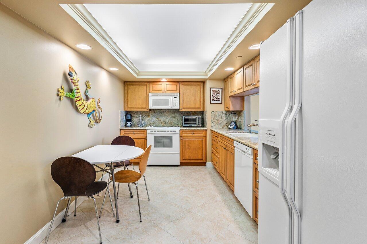 4740 S Ocean Boulevard 1515 Property Photo 12