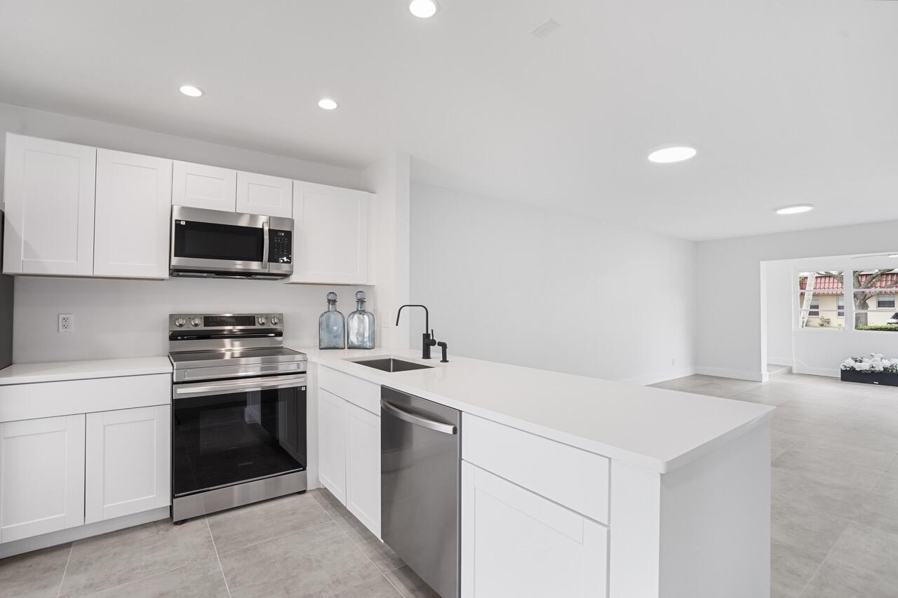 737 Nantucket Circle B Property Photo 12