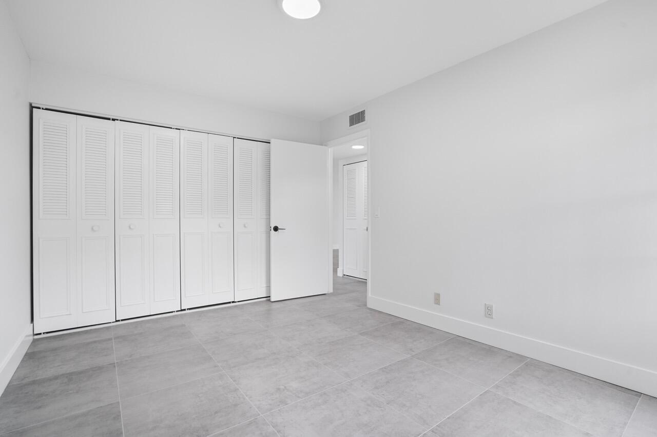 737 Nantucket Circle B Property Photo 13