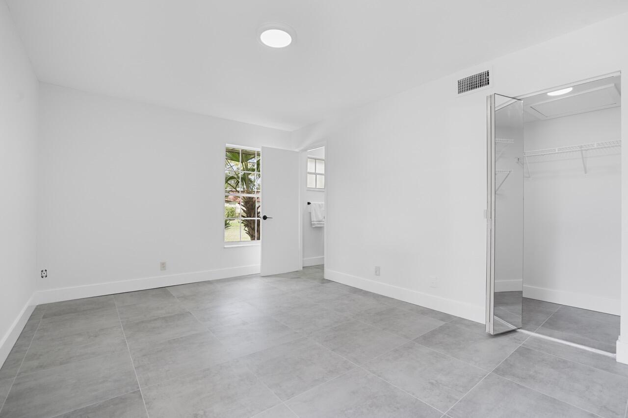 737 Nantucket Circle B Property Photo 19