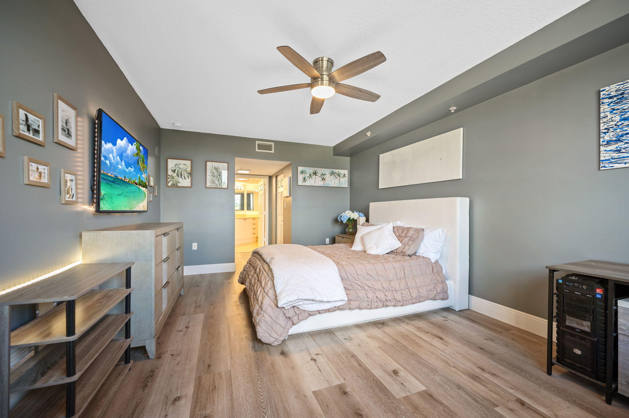 2001 N Ocean Boulevard 304 Property Photo 17