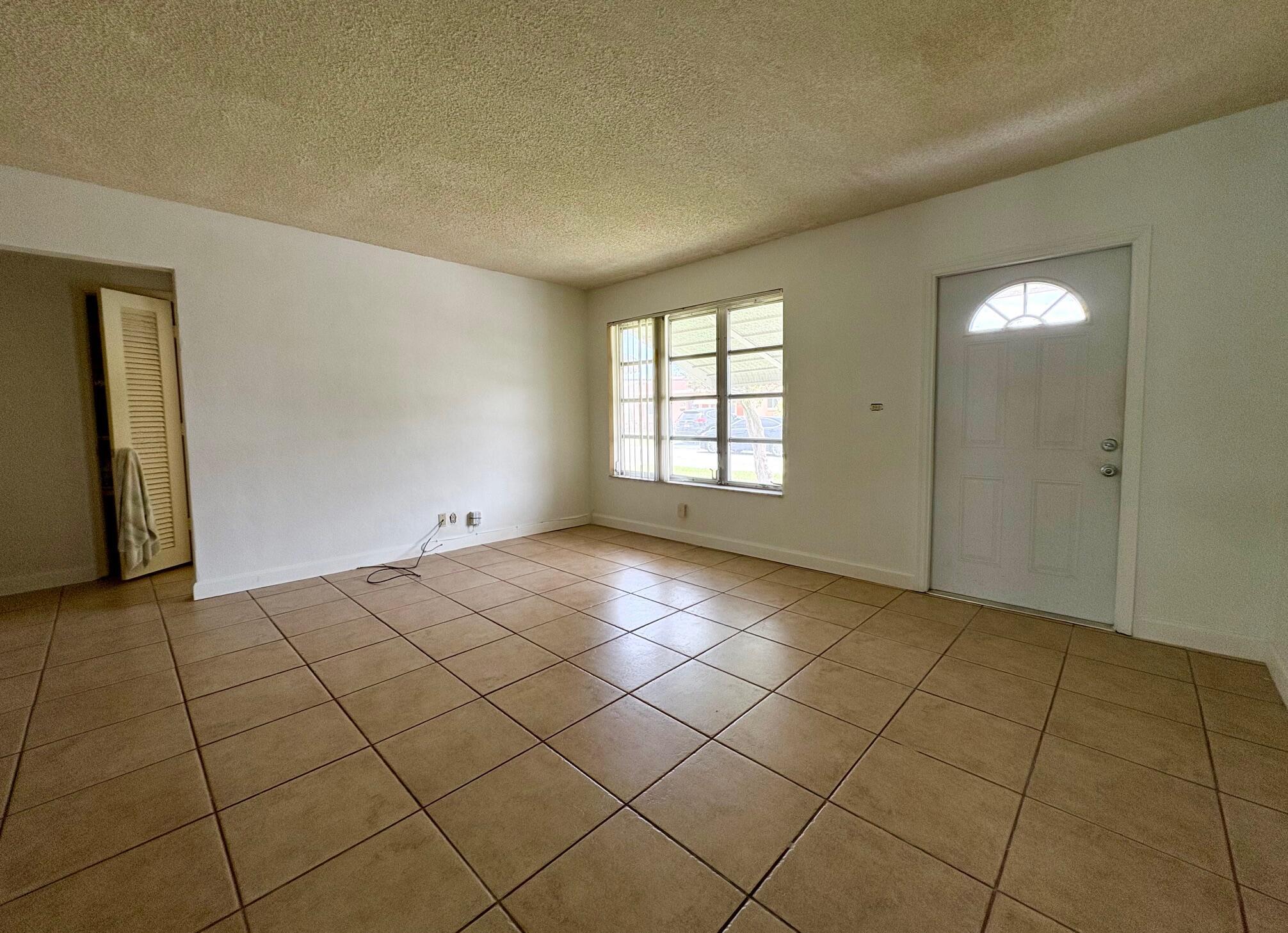 4603 Nw 49th Street Property Photo 3