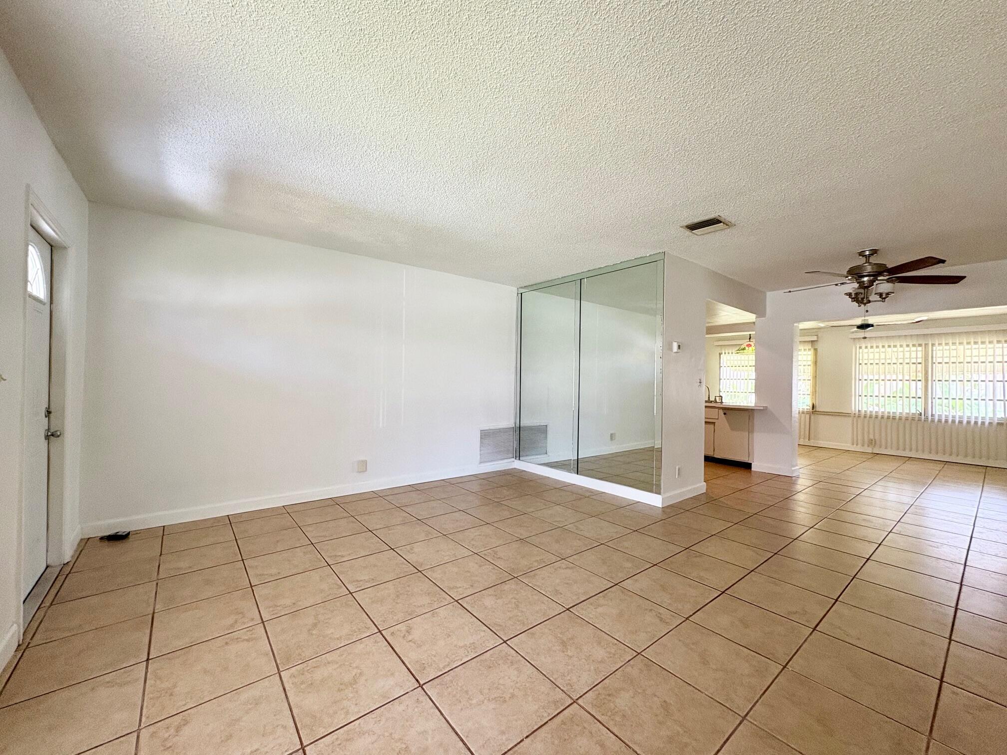 4603 Nw 49th Street Property Photo 6