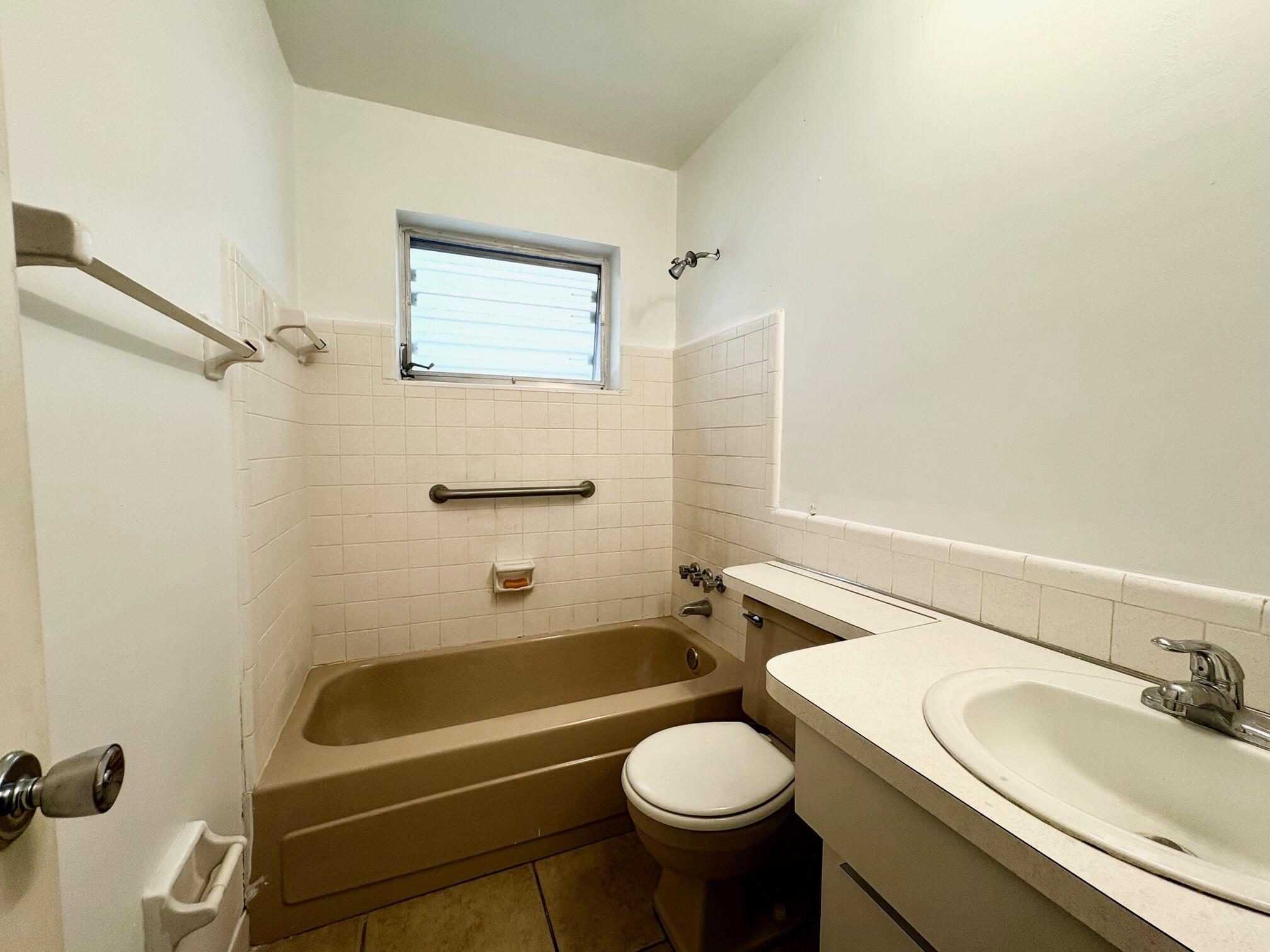 4603 Nw 49th Street Property Photo 16