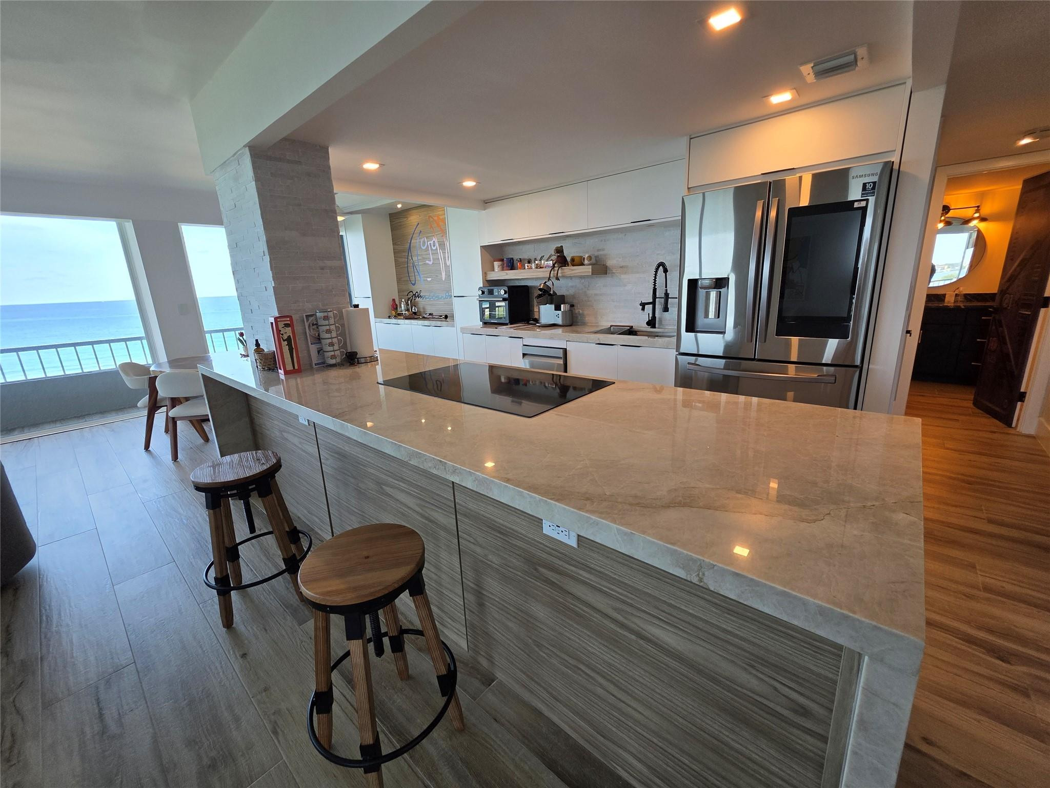 5550 N Ocean Drive 11c Property Photo 6
