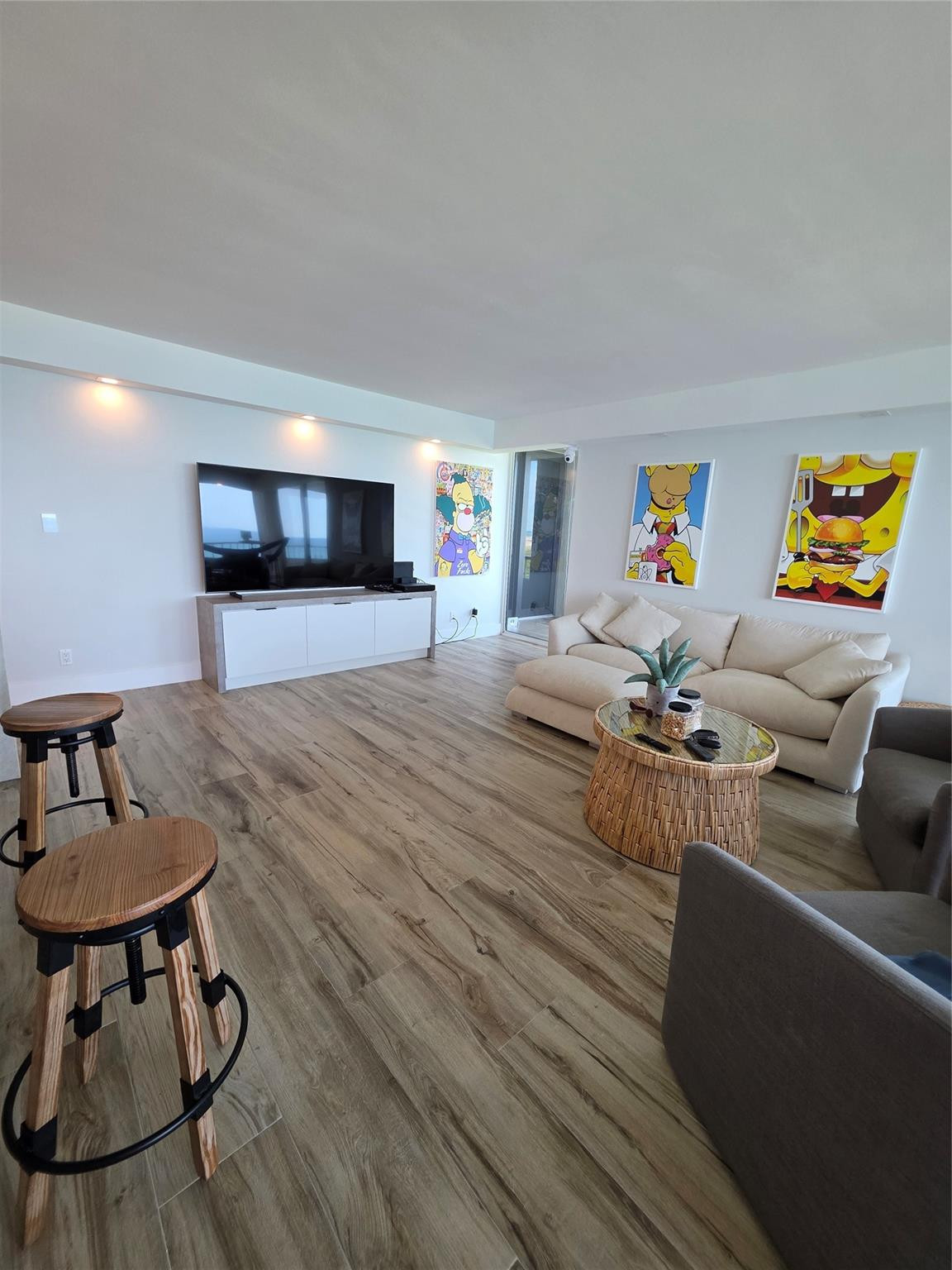 5550 N Ocean Drive 11c Property Photo 9