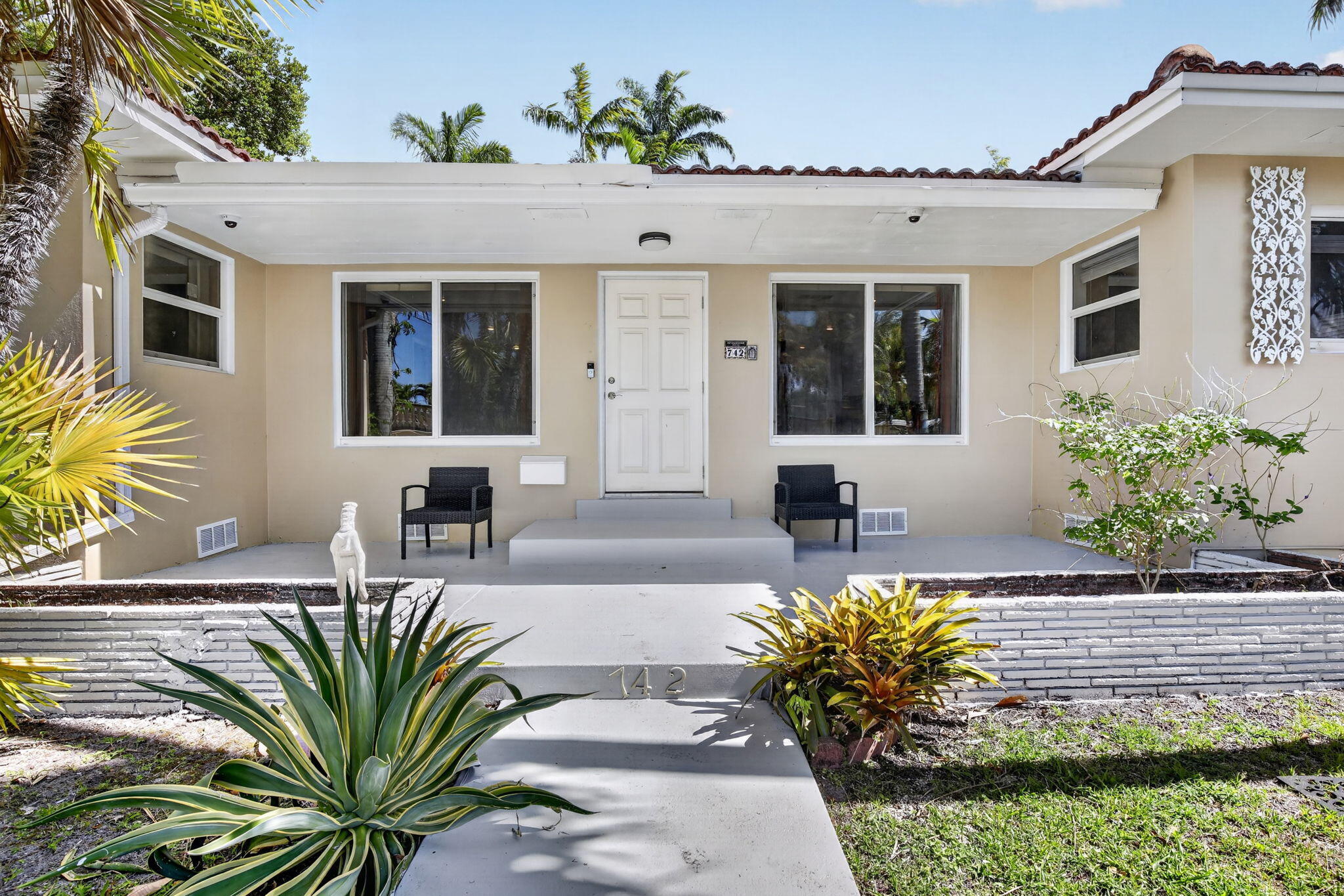 742 Hollywood Boulevard Property Photo 4