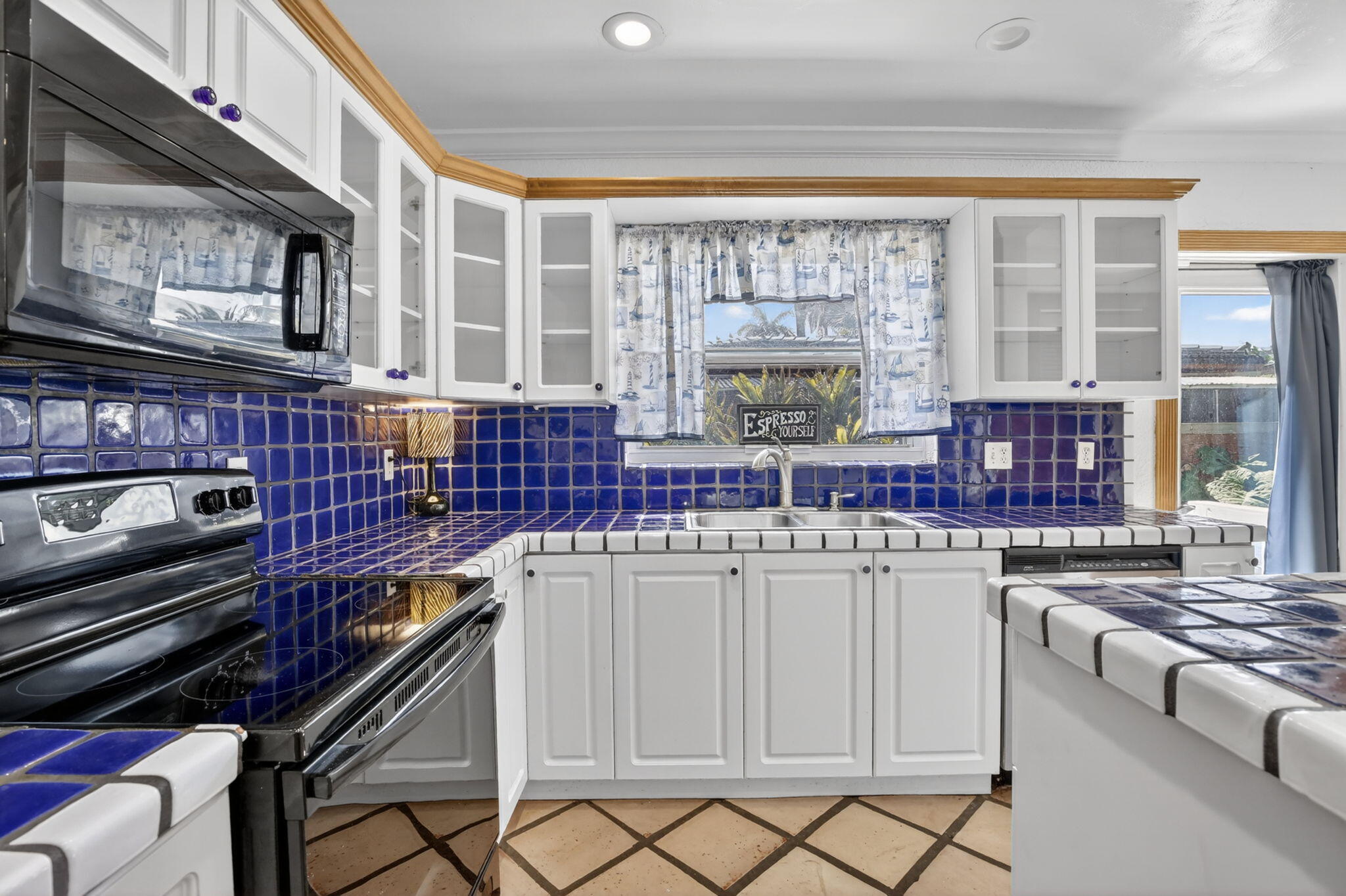 742 Hollywood Boulevard Property Photo 11