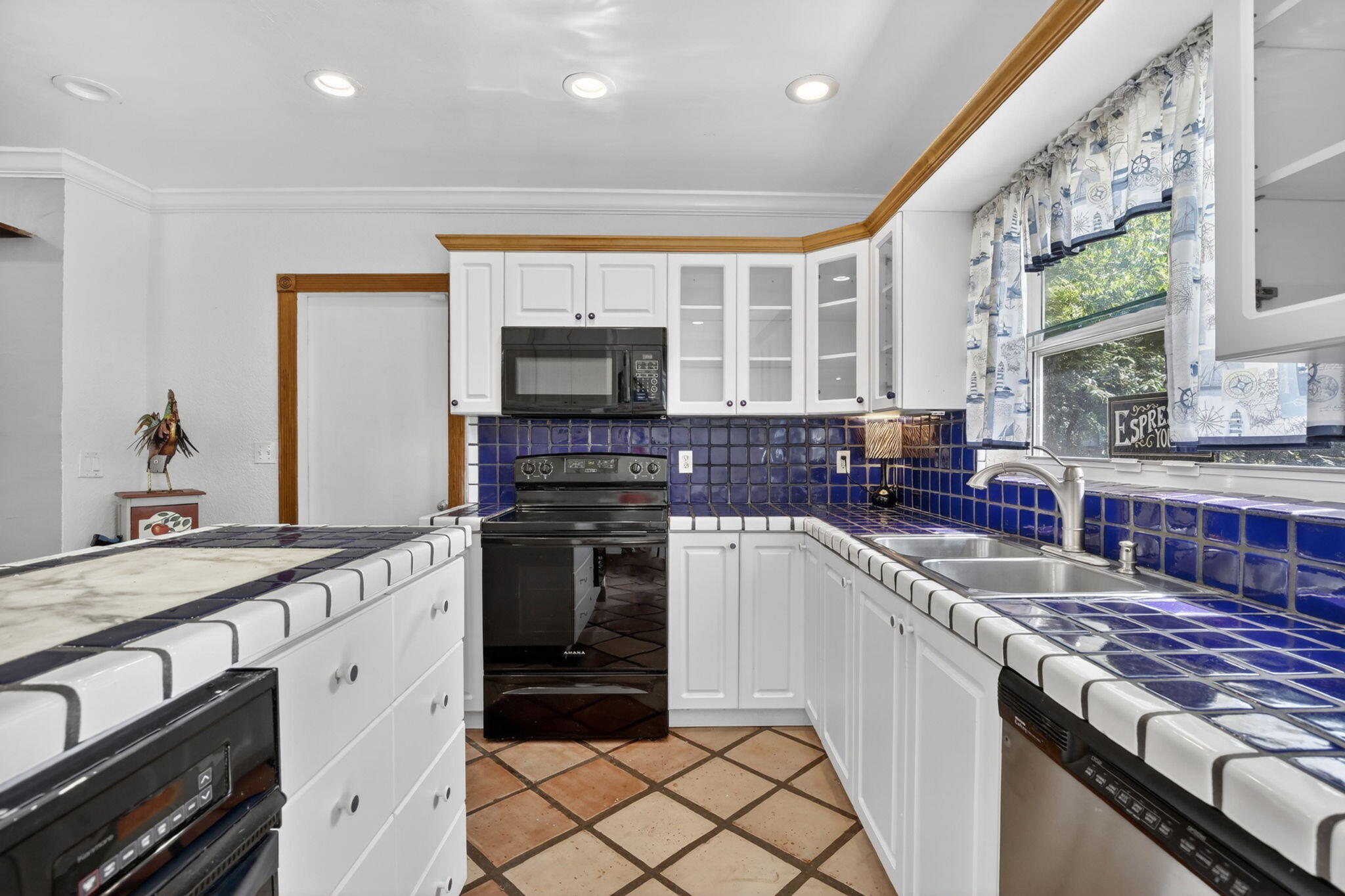 742 Hollywood Boulevard Property Photo 13
