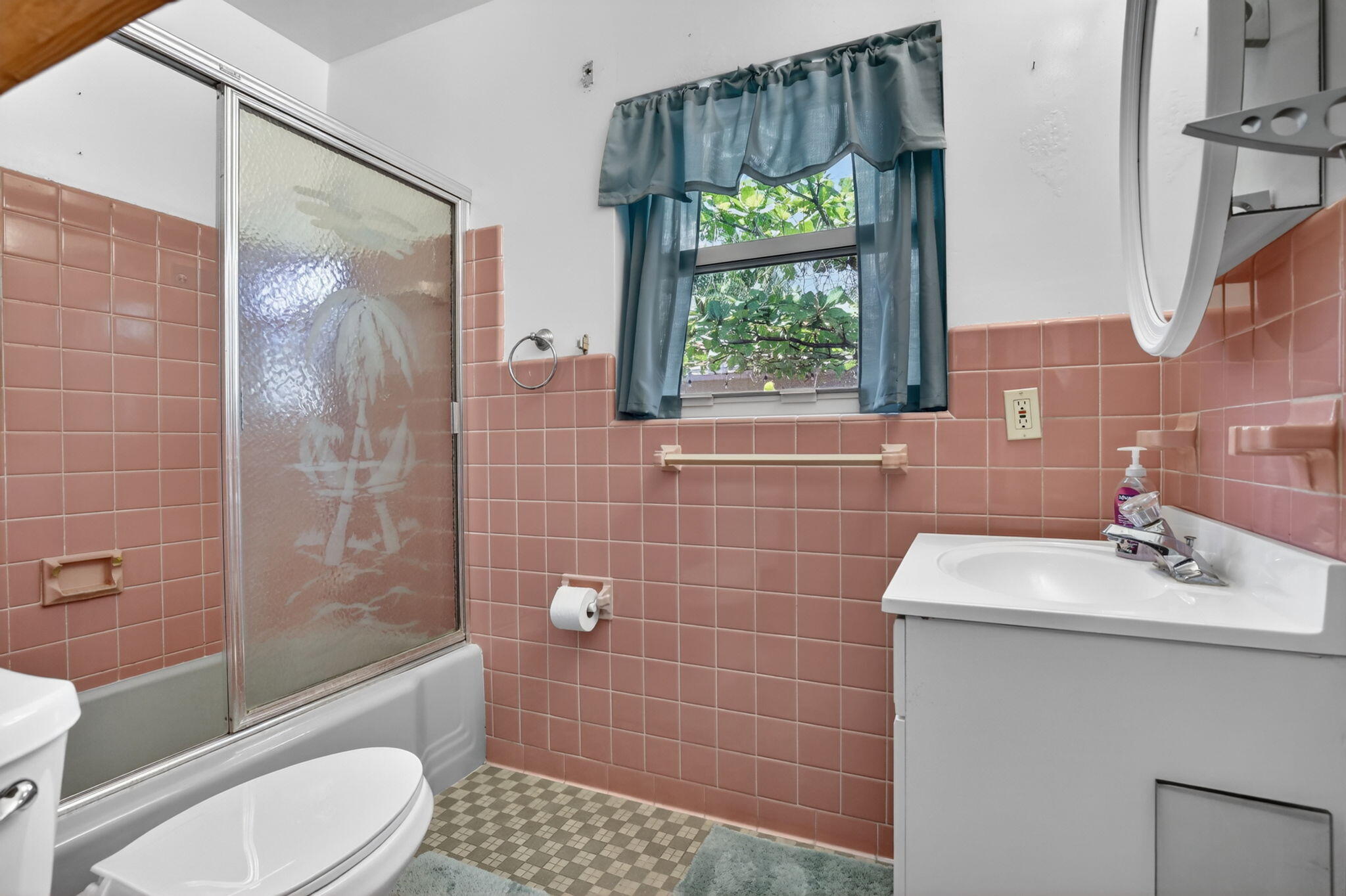 742 Hollywood Boulevard Property Photo 25