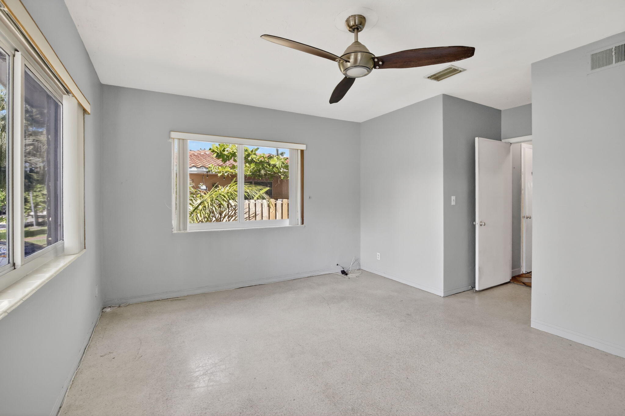742 Hollywood Boulevard Property Photo 27