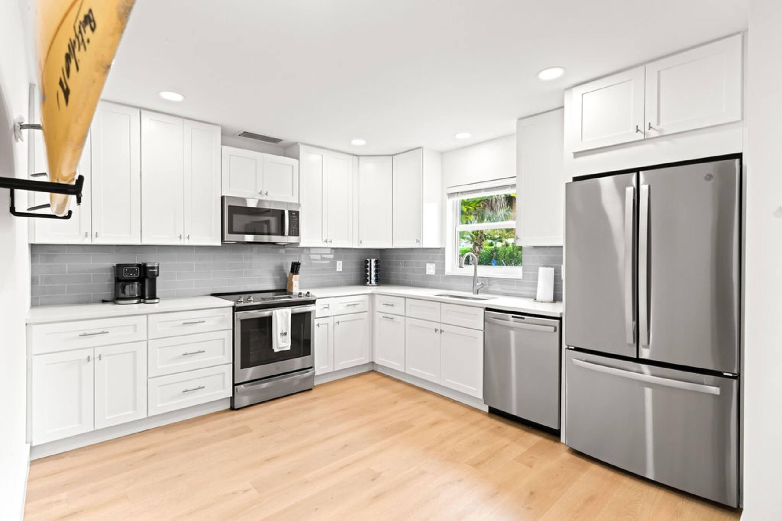 1216 Surf Road Property Photo 4