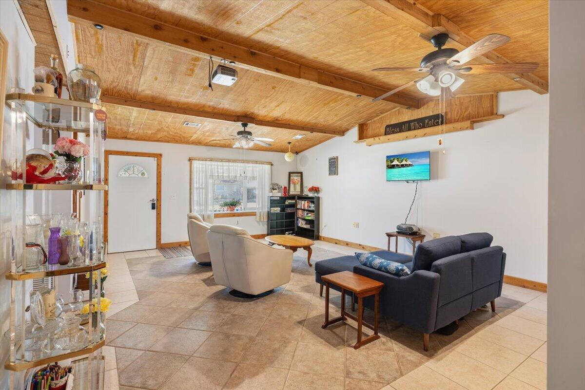 1735 40th Avenue Property Photo 6