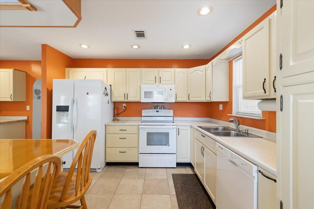 1735 40th Avenue Property Photo 8