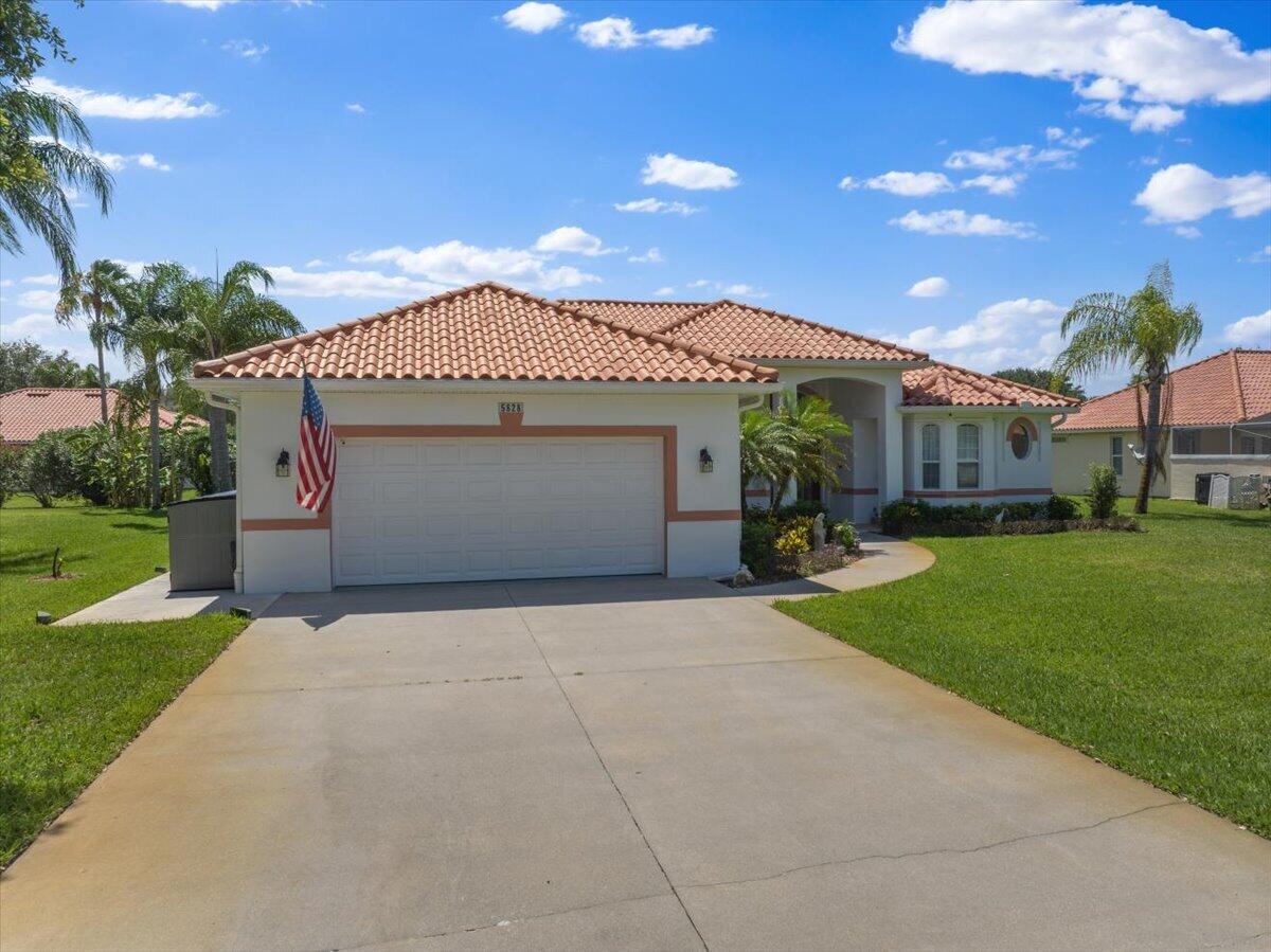5828 Pine Ridge Circle Property Photo 1