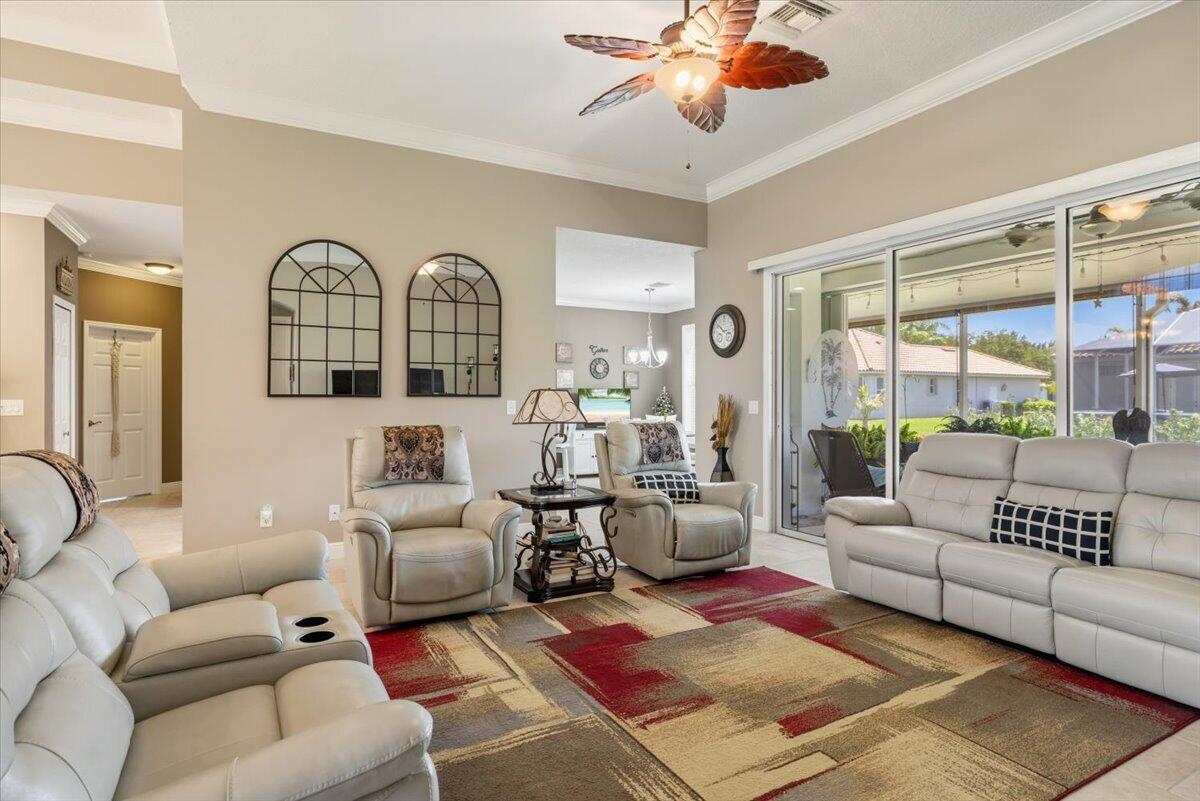 5828 Pine Ridge Circle Property Photo 7