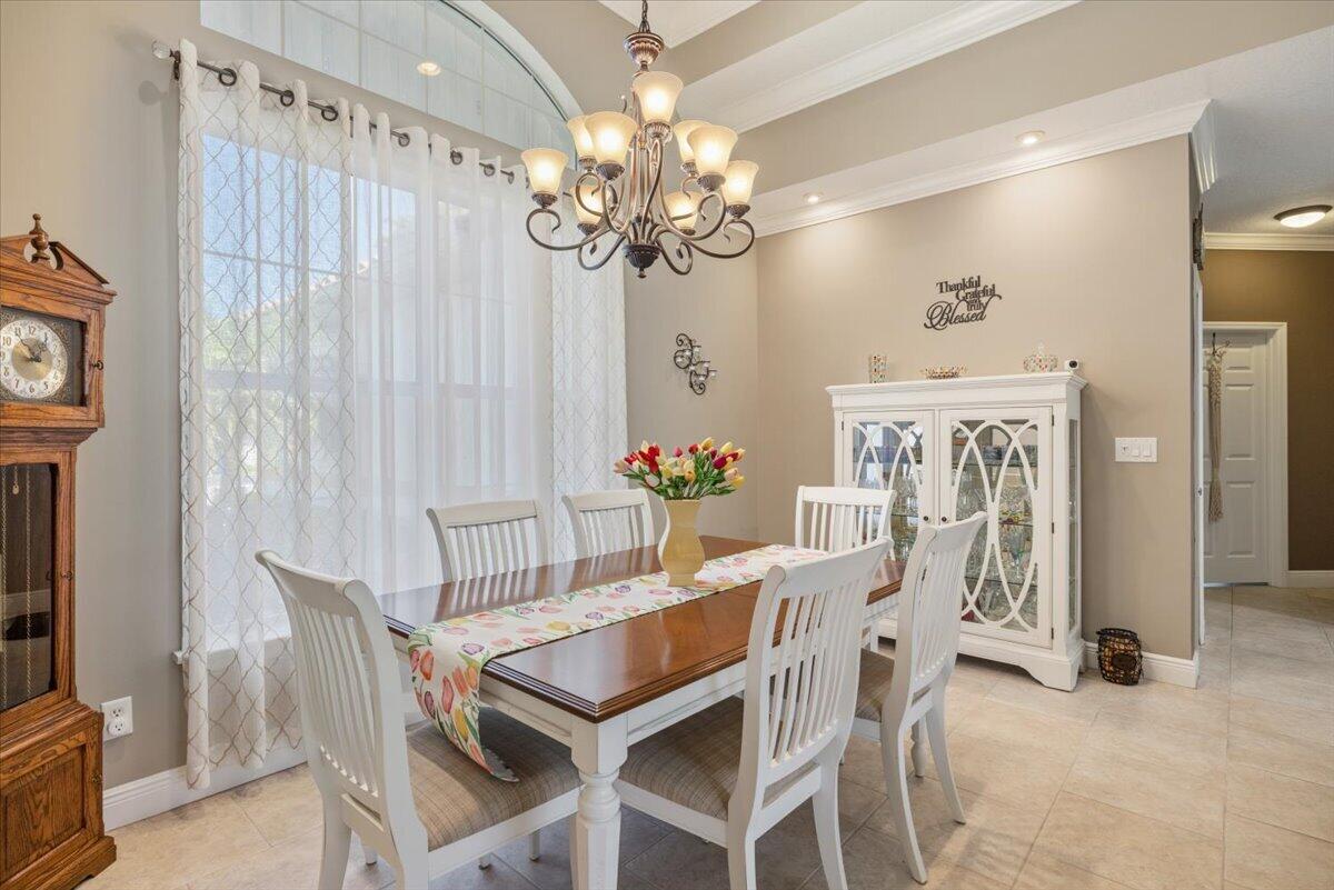5828 Pine Ridge Circle Property Photo 8