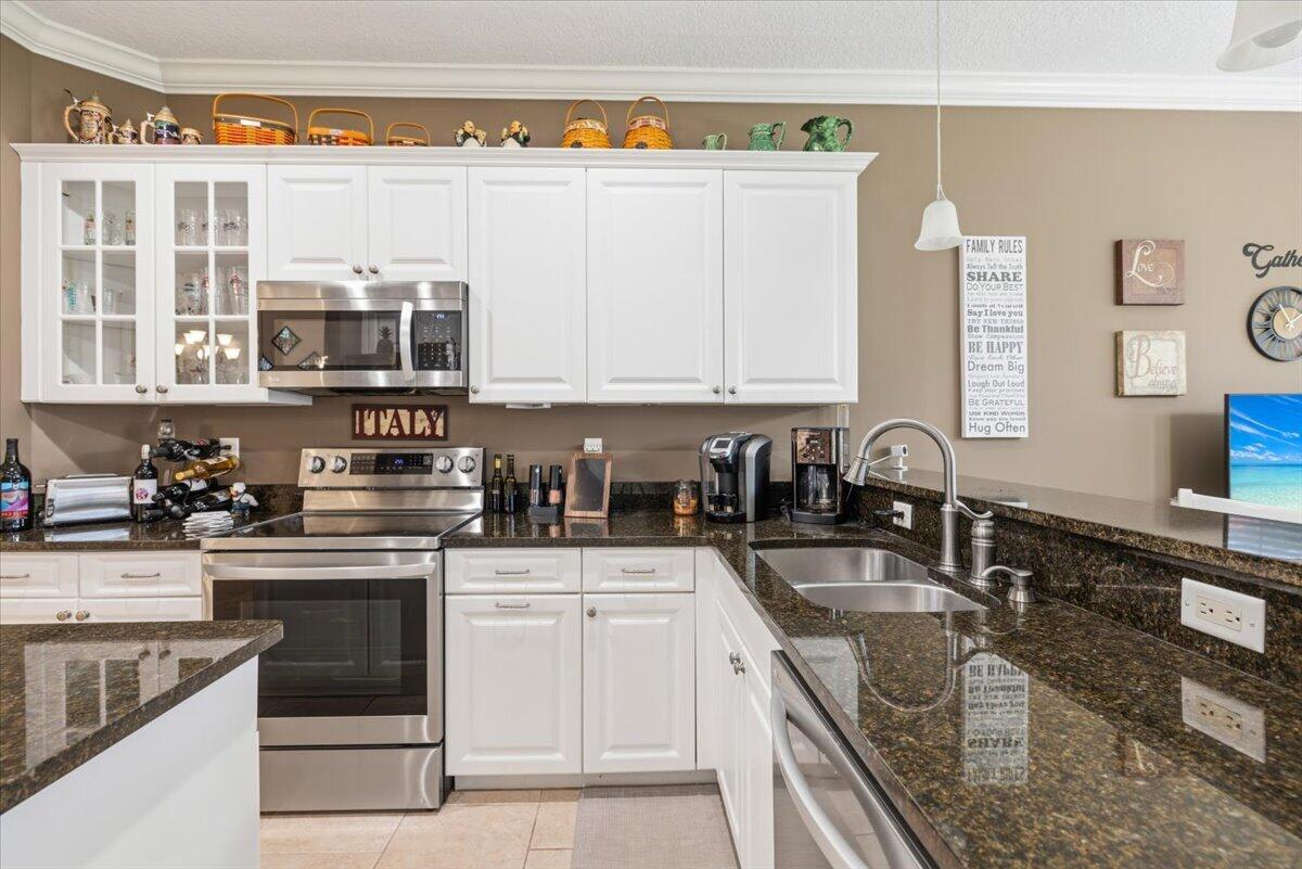 5828 Pine Ridge Circle Property Photo 13