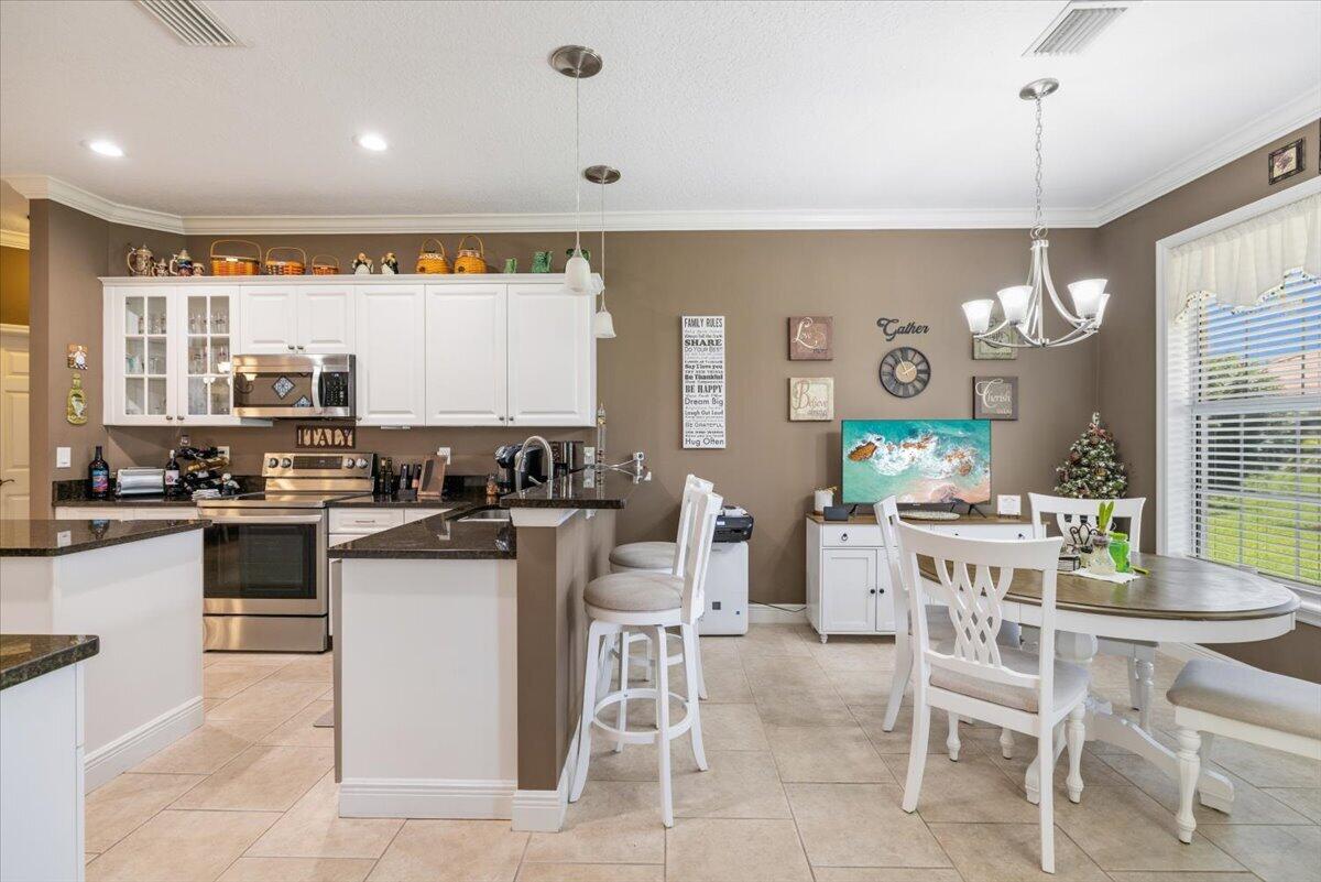5828 Pine Ridge Circle Property Photo 16