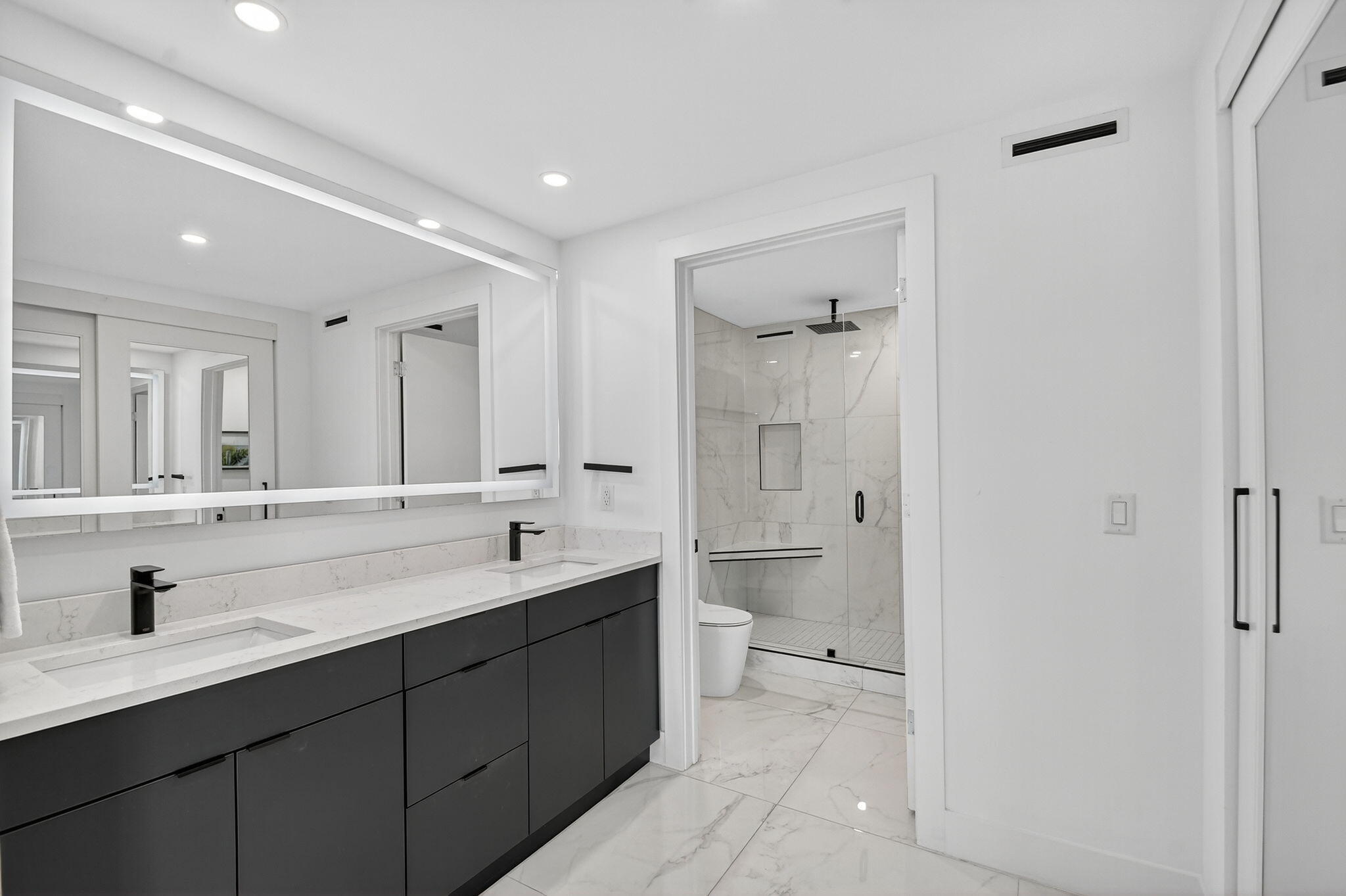 301 Lake Shore Drive 801 Property Photo 25