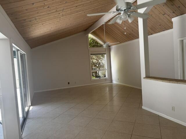 112 E Coral Fish Lane Property Photo 5